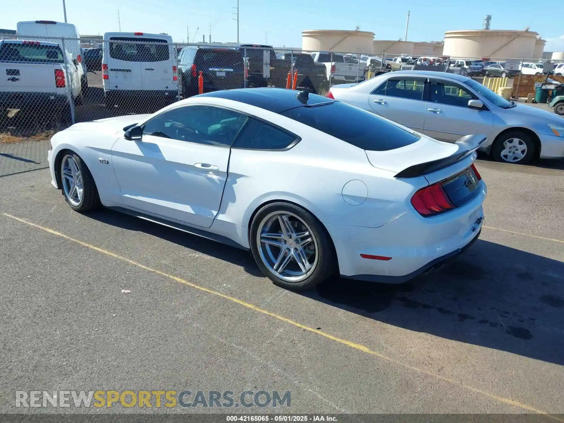 3 fotografías del automóvil dañado 1FA6P8CF5M5142279 FORD MUSTANG 2021