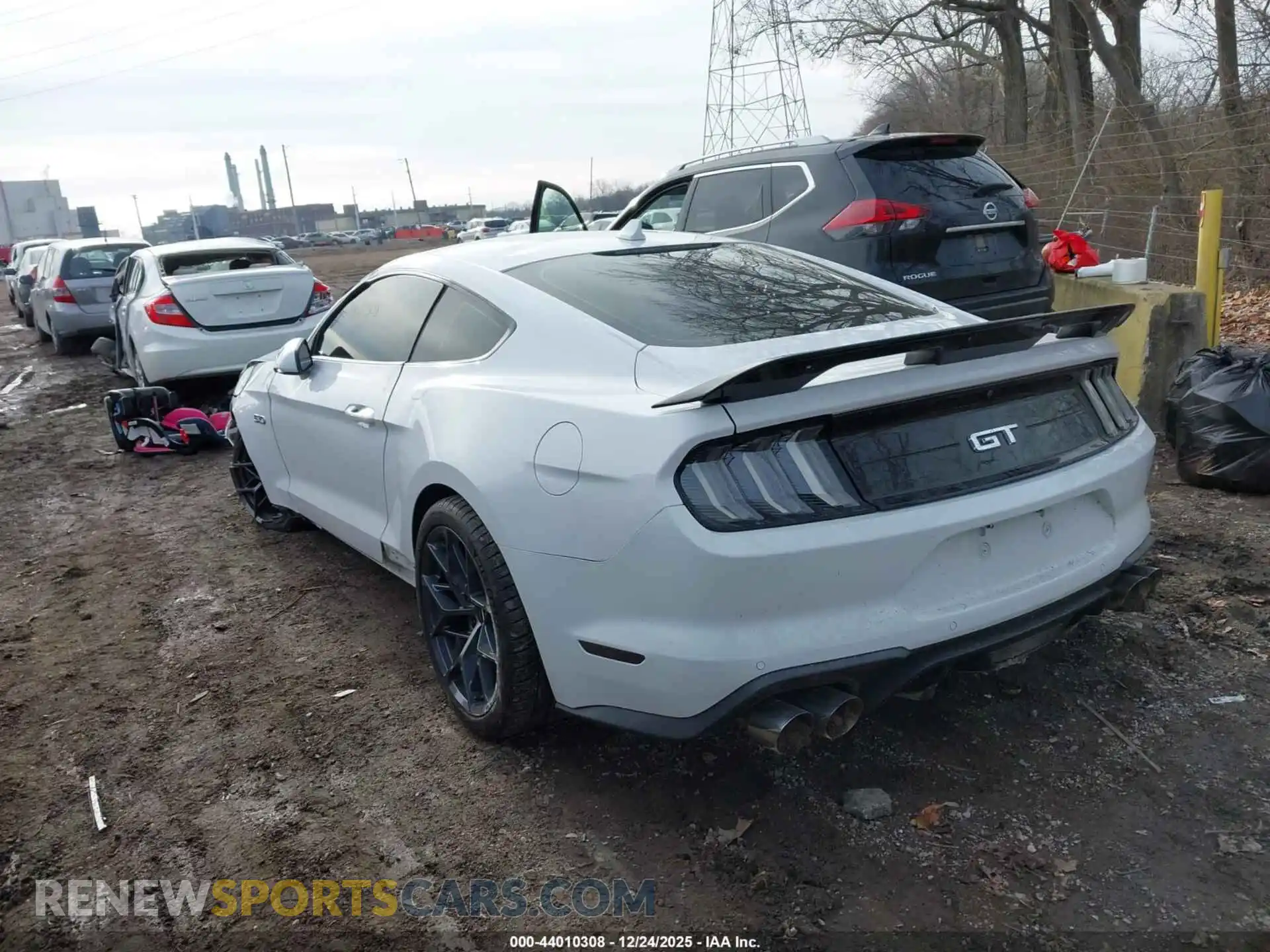 3 Photograph of a damaged car 1FA6P8CFXM5118964 FORD MUSTANG 2021