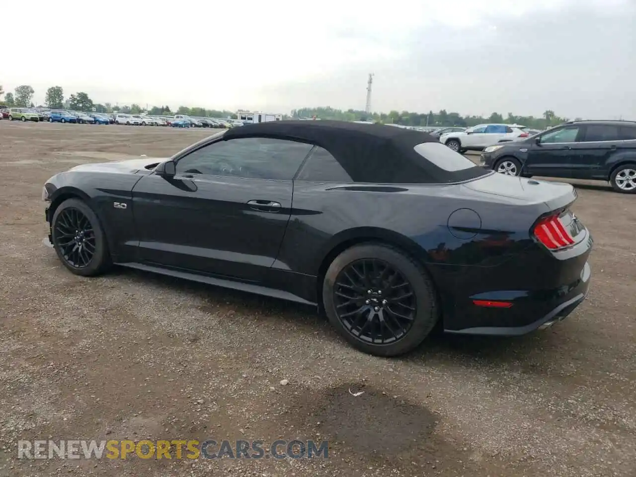 2 fotografías del automóvil dañado 1FATP8FF1M5103901 FORD MUSTANG 2021