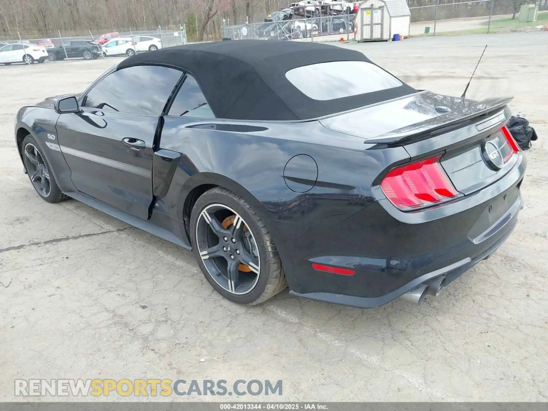 3 Photograph of a damaged car 1FATP8FF4M5143096 FORD MUSTANG 2021