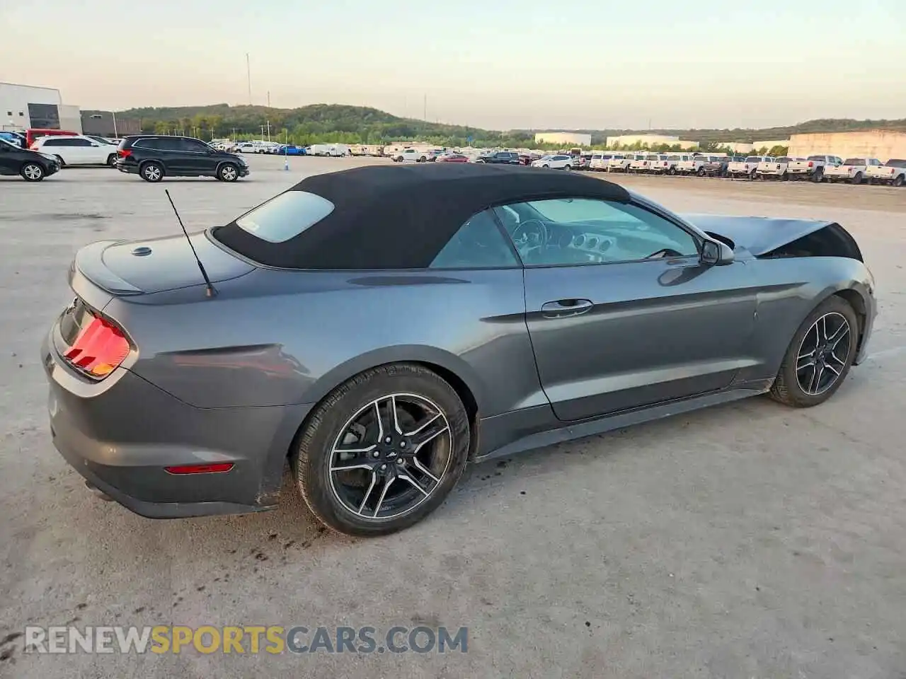3 fotografías del automóvil dañado 1FATP8UH3M5122325 FORD MUSTANG 2021