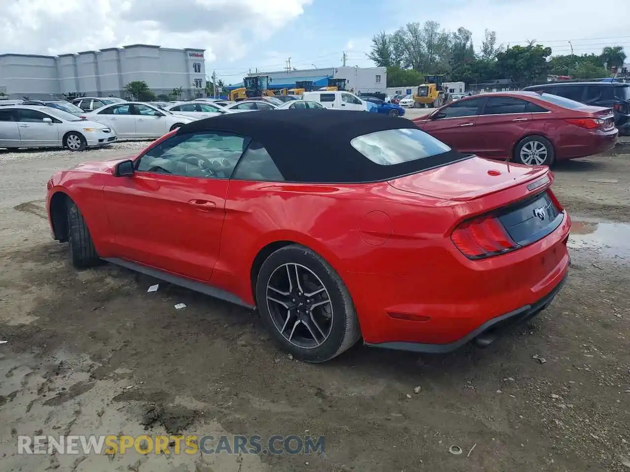 2 fotografías del automóvil dañado 1FATP8UH8M5121364 FORD MUSTANG 2021