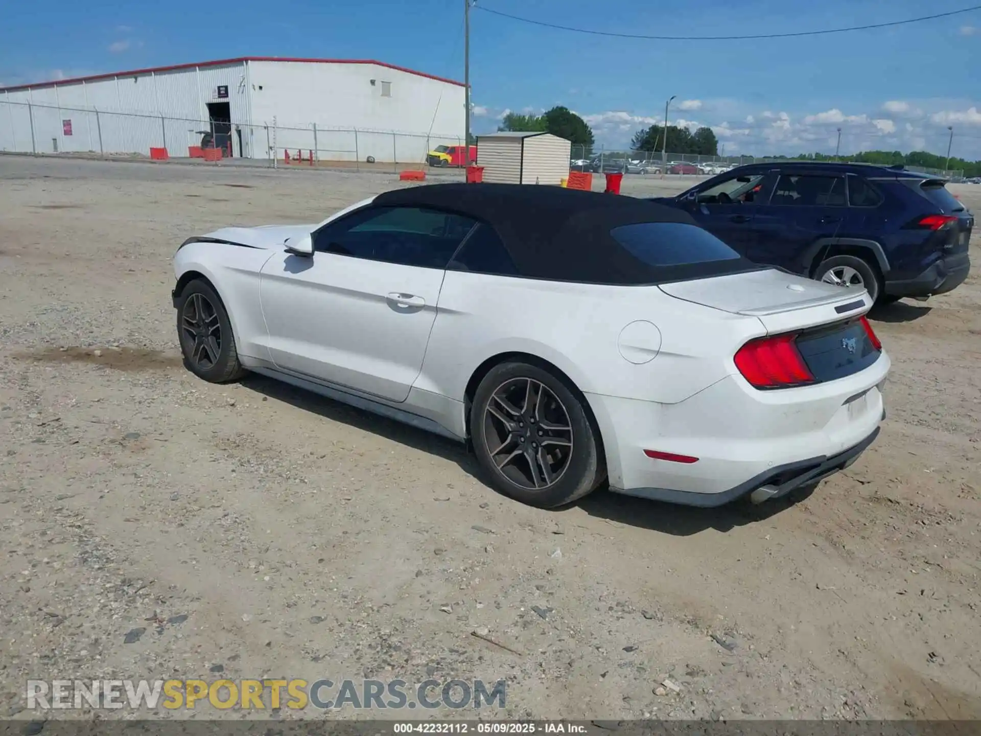 3 Photograph of a damaged car 1FATP8UHXM5102315 FORD MUSTANG 2021