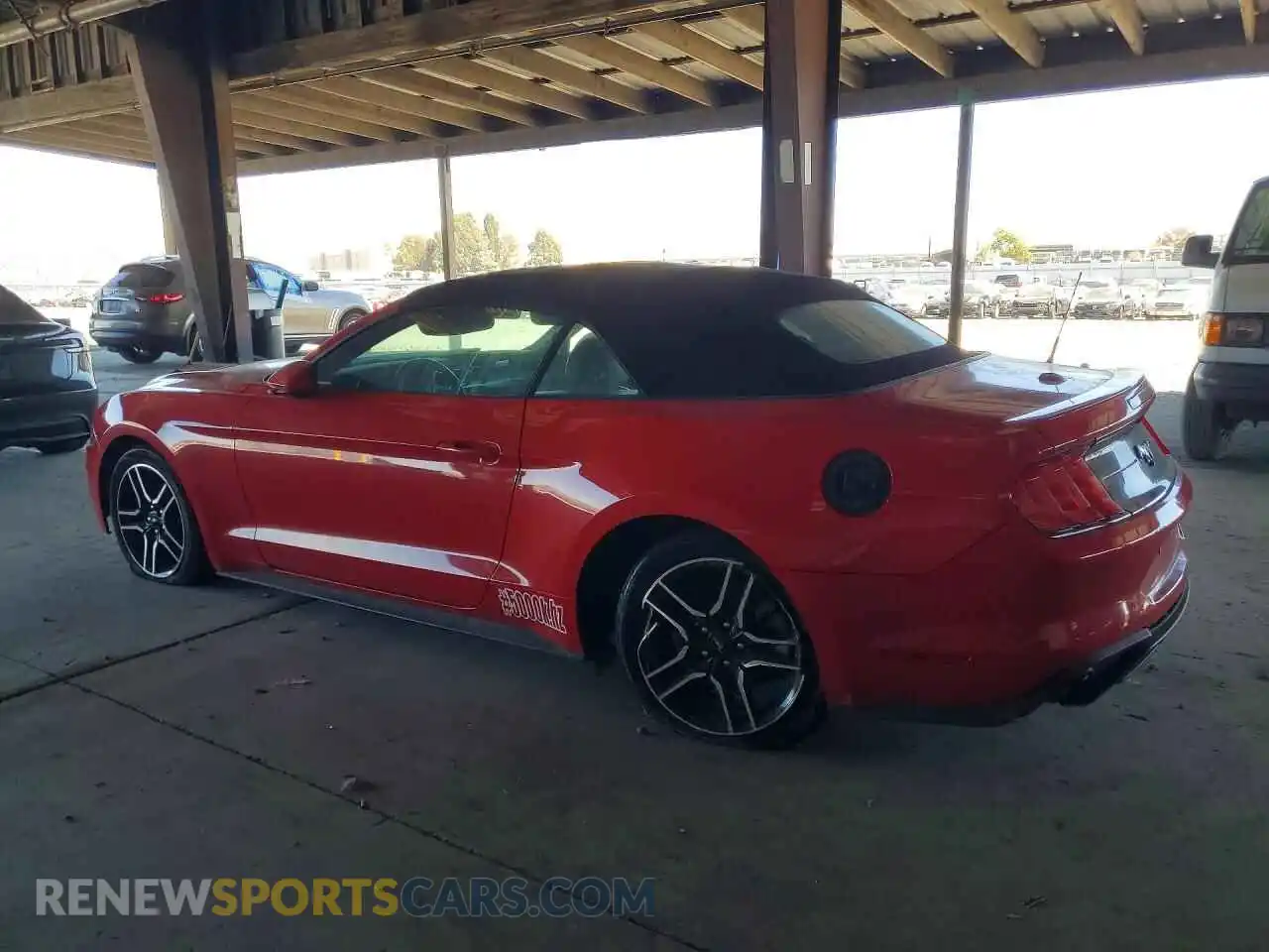2 fotografías del automóvil dañado 1FATP8UH3P5111409 FORD MUSTANG 2023