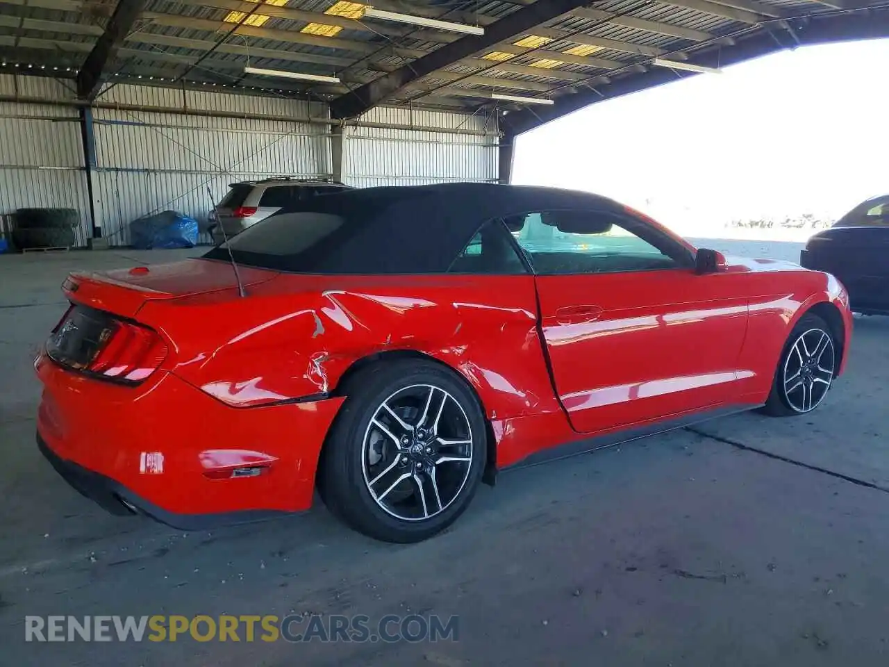 3 fotografías del automóvil dañado 1FATP8UH3P5111409 FORD MUSTANG 2023