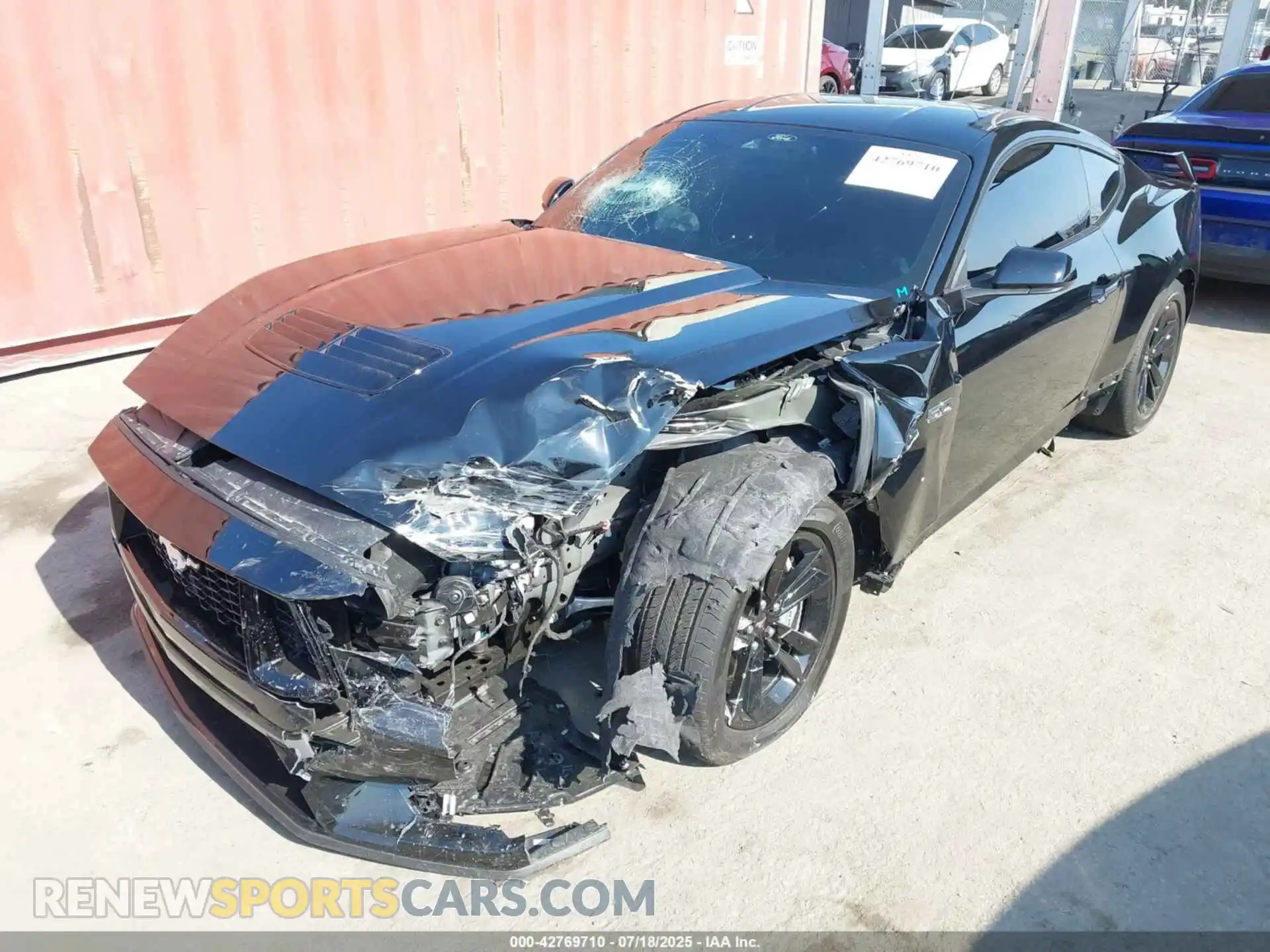 2 fotografías del automóvil dañado 1SA6T8CFXS5409591 FORD MUSTANG 2025