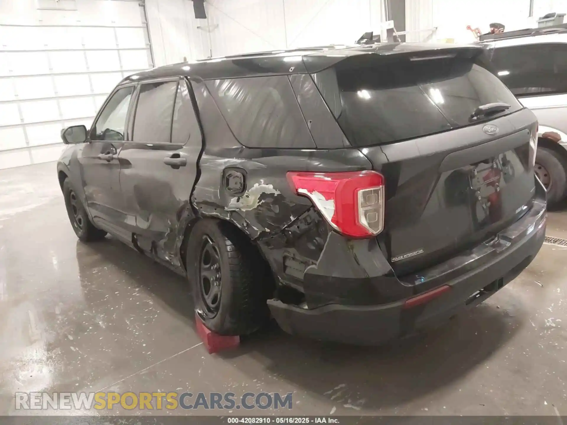 3 Photograph of a damaged car 1FM5K8AB2LGA97840 FORD POLICE INTERCEPTOR 2020