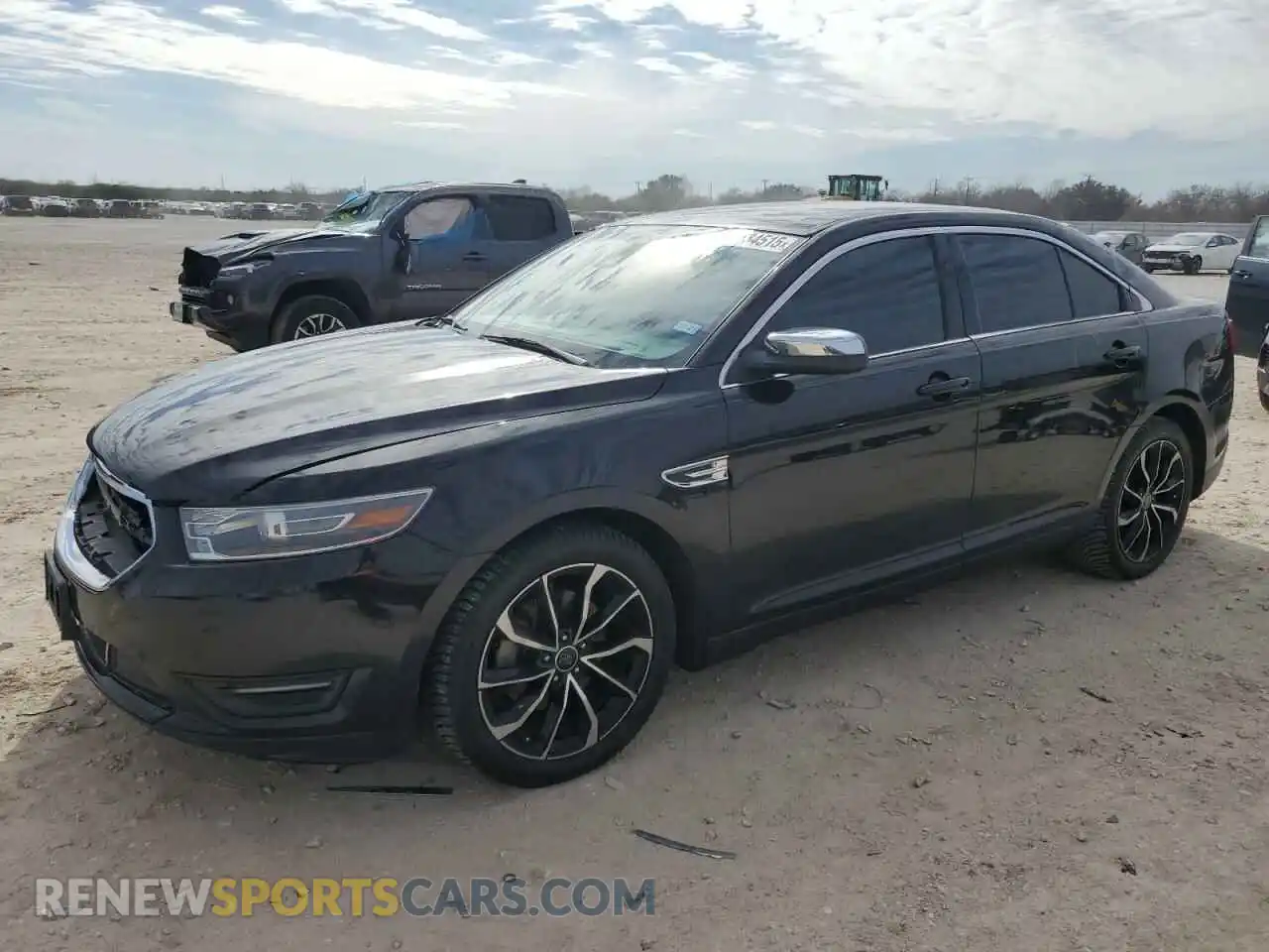 1 Фотография поврежденного автомобиля 1FAHP2F83KG118034 FORD TAURUS 2019