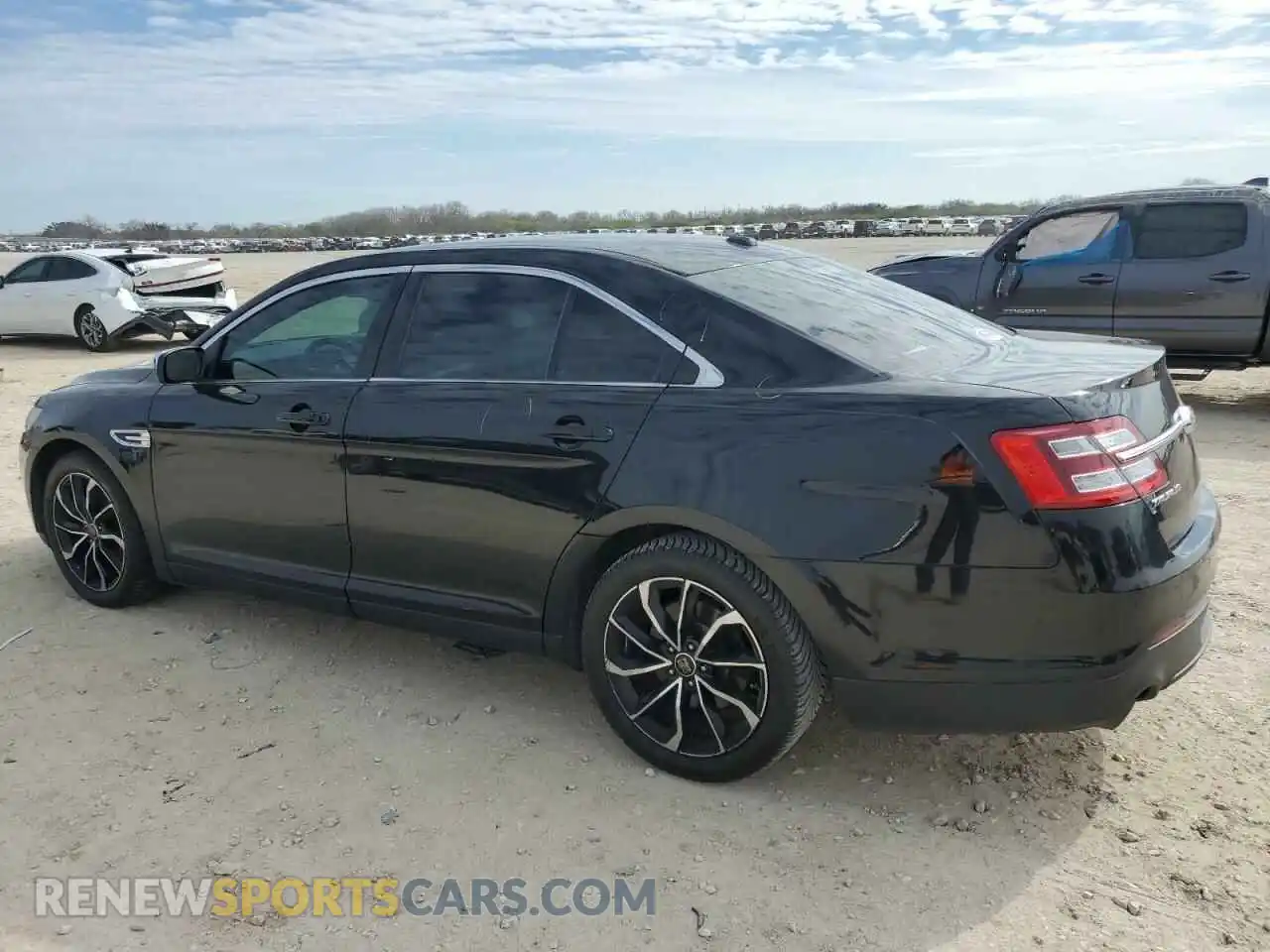 2 Фотография поврежденного автомобиля 1FAHP2F83KG118034 FORD TAURUS 2019