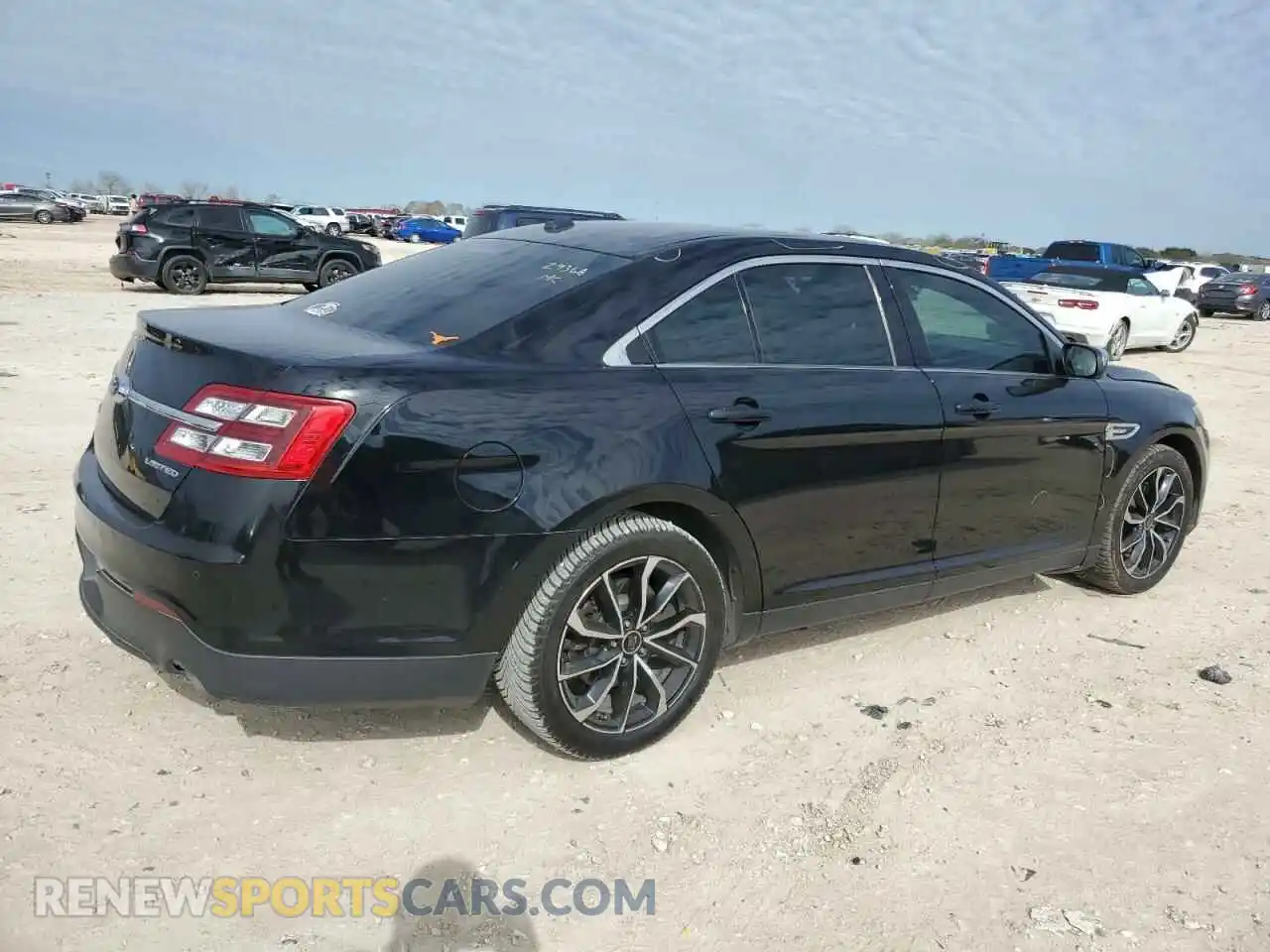 3 Фотография поврежденного автомобиля 1FAHP2F83KG118034 FORD TAURUS 2019