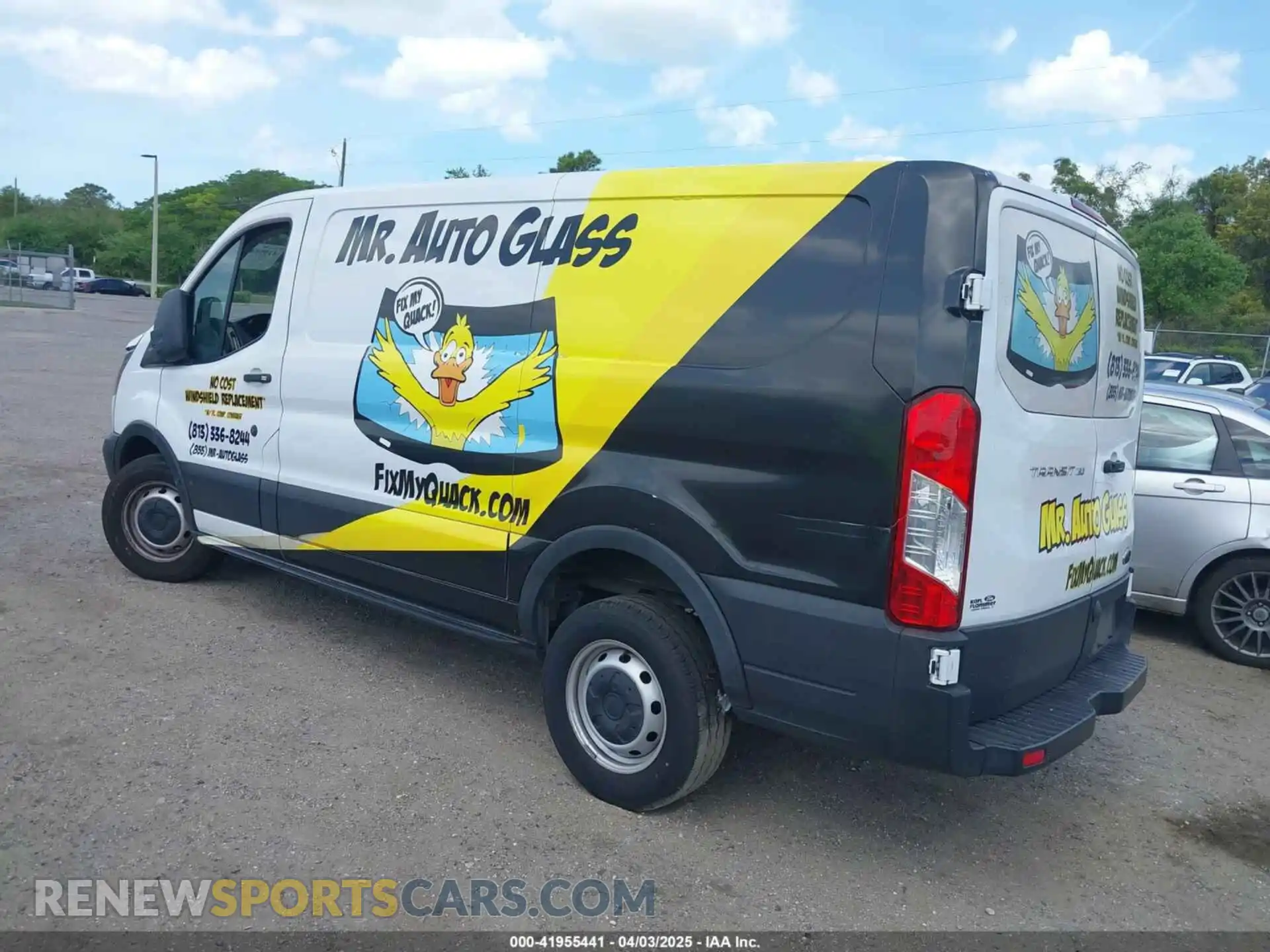 3 Photograph of a damaged car 1FTYE1YM5KKB75711 FORD TRANSIT-150 2019