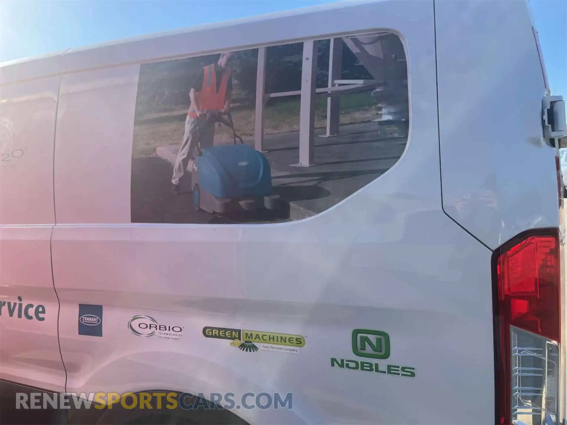 1 Photograph of a damaged car 1FTYE1Y89LKB26130 FORD TRANSIT-150 2020
