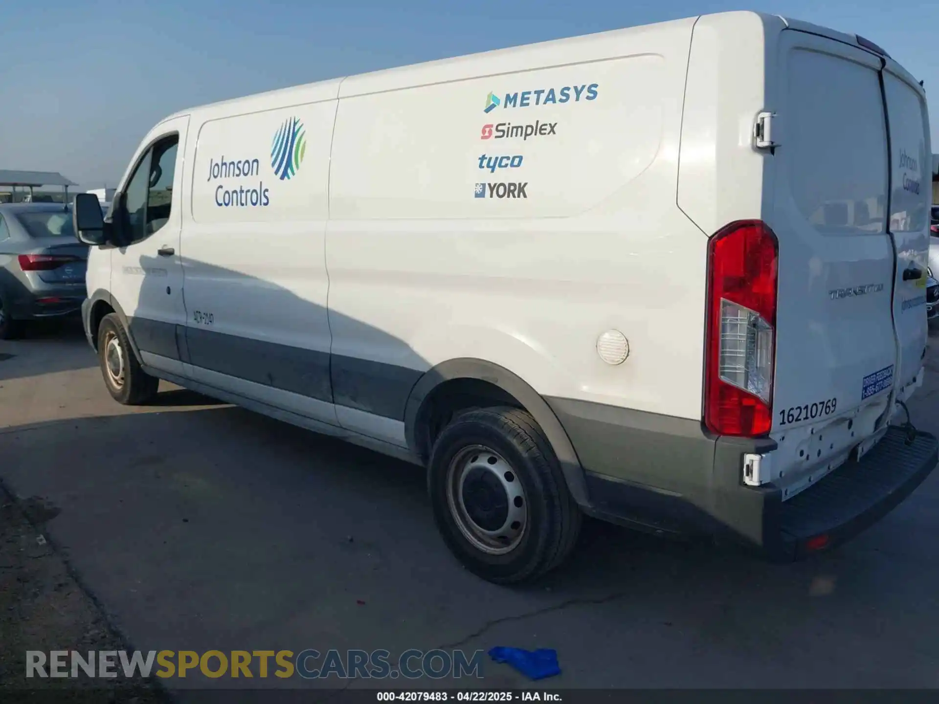 3 Photograph of a damaged car 1FTYE1Y83MKA75144 FORD TRANSIT-150 2021