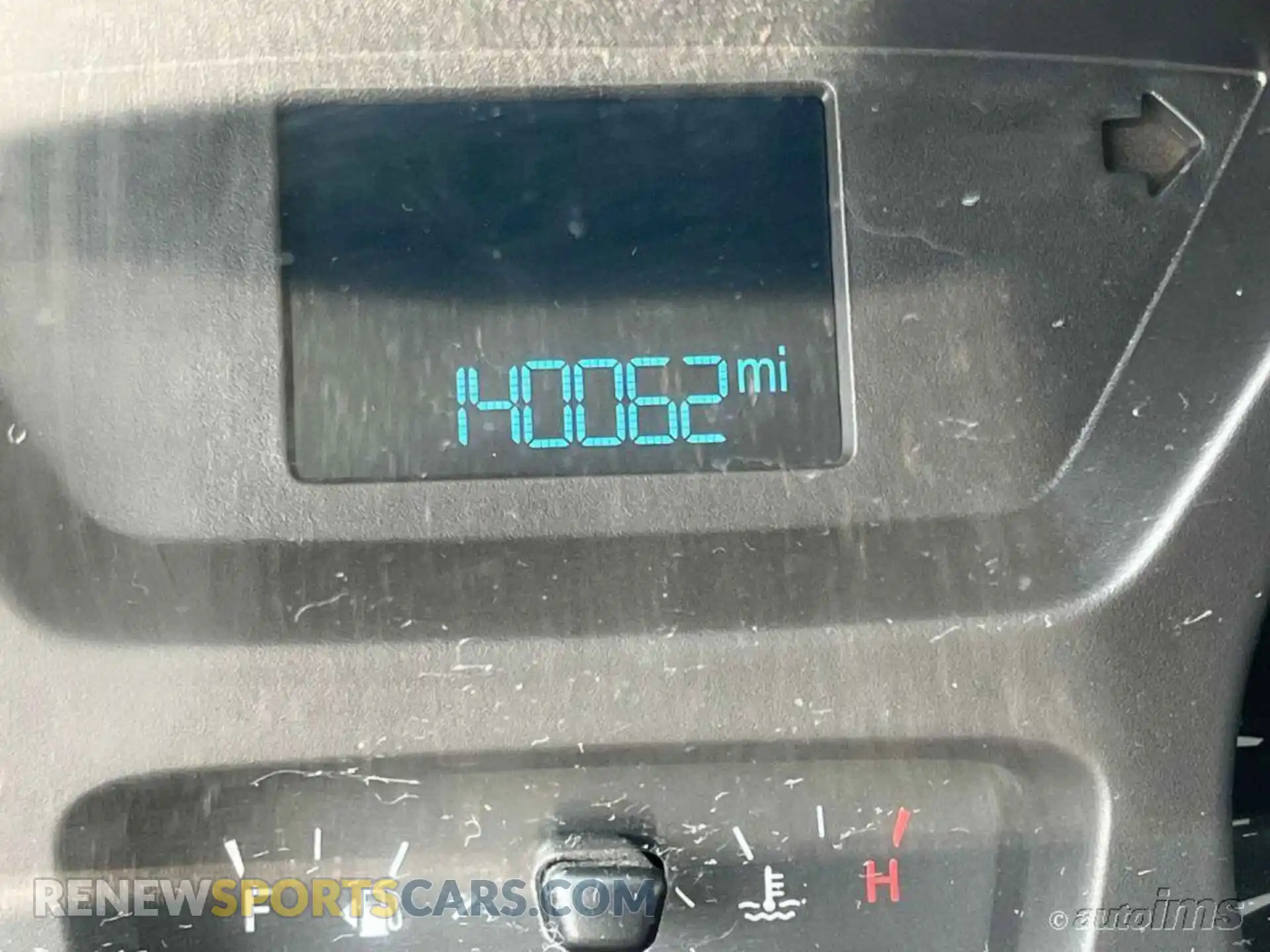 2 fotografías del automóvil dañado 1FTYE1CM3KKA59656 FORD TRANSIT 2019
