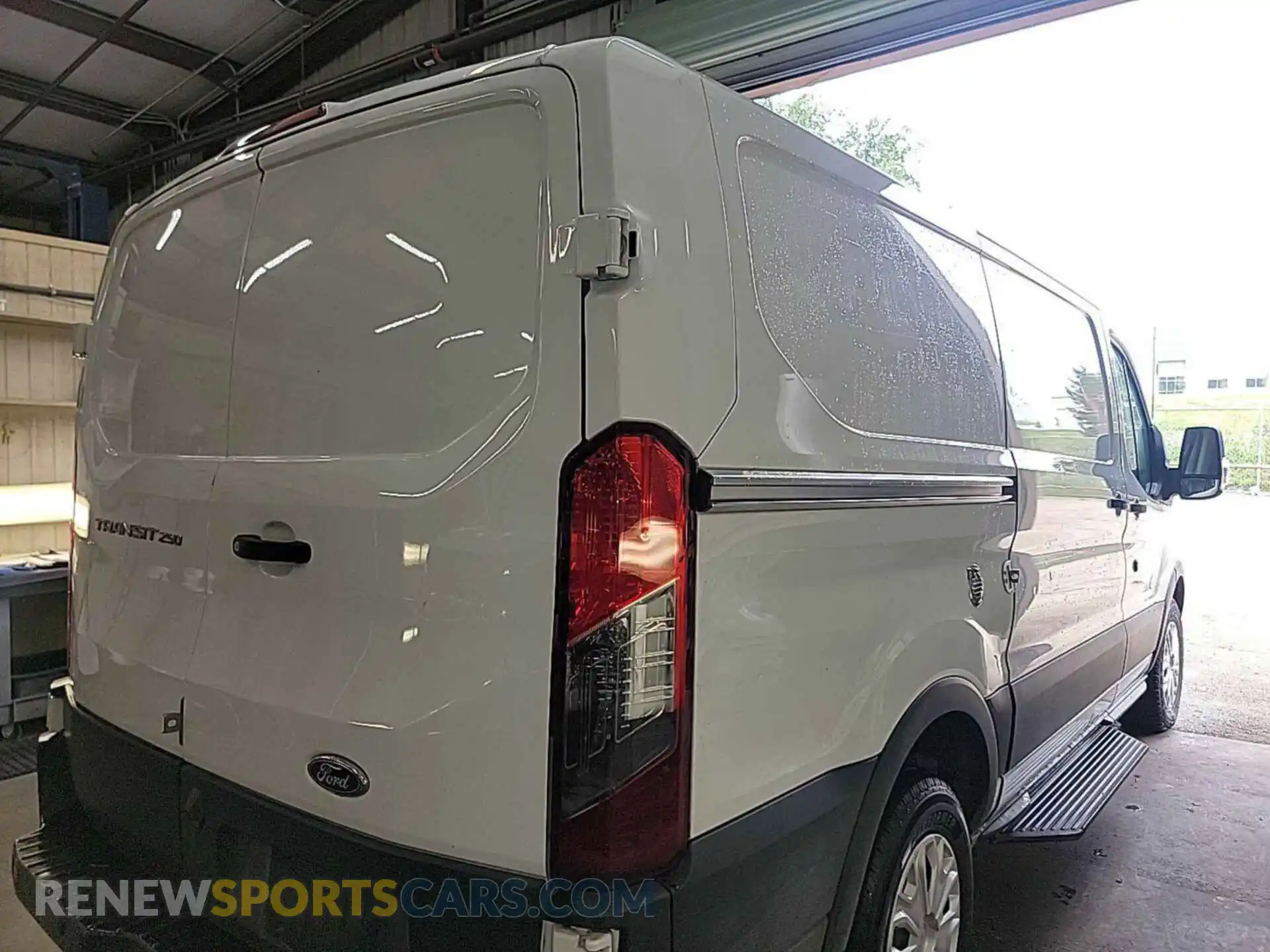 1 Photograph of a damaged car 1FTYR1YG2KKB08577 FORD TRANSIT 2019