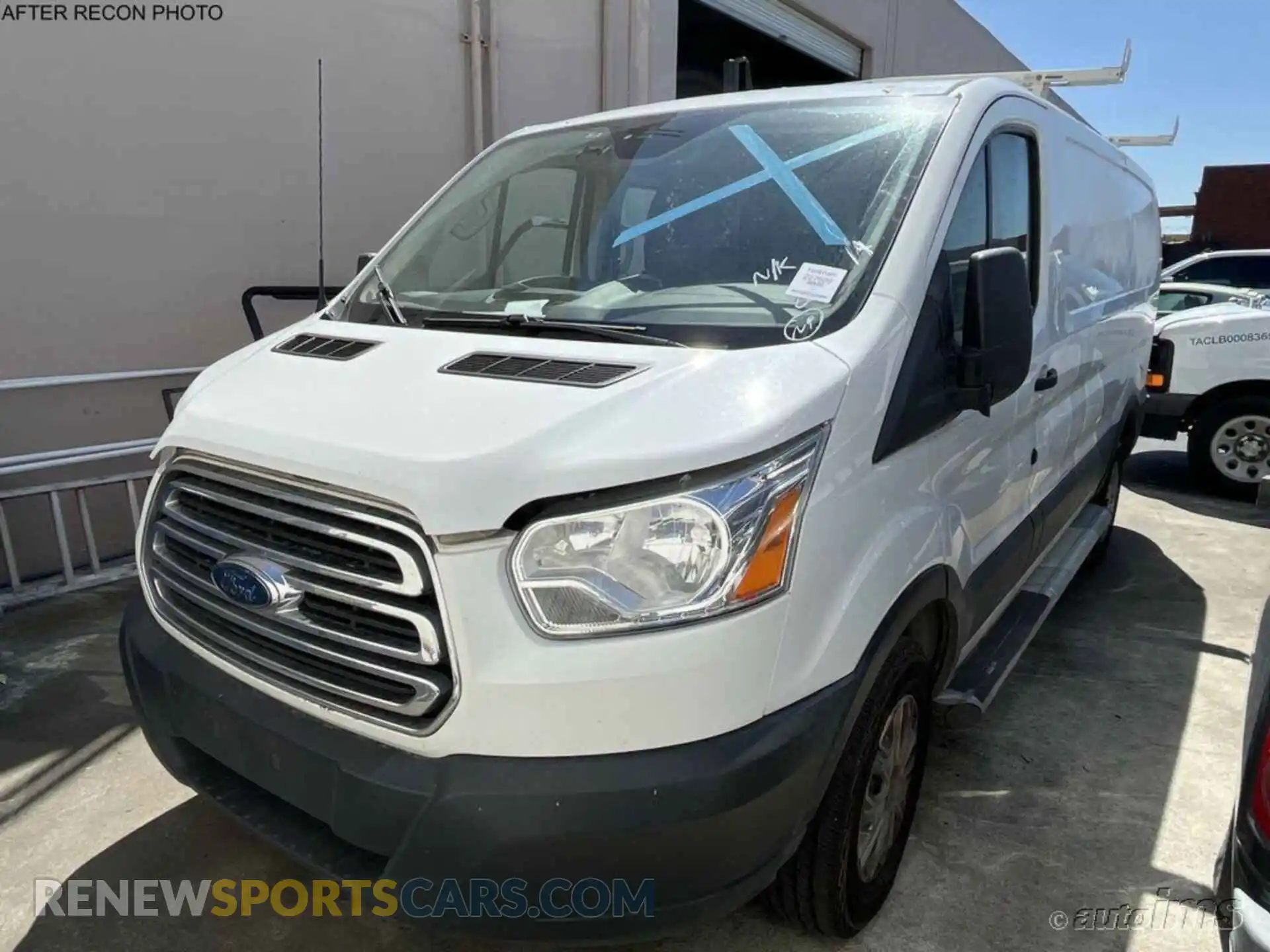 2 Photograph of a damaged car 1FTYR1YMXKKB00944 FORD TRANSIT 2019