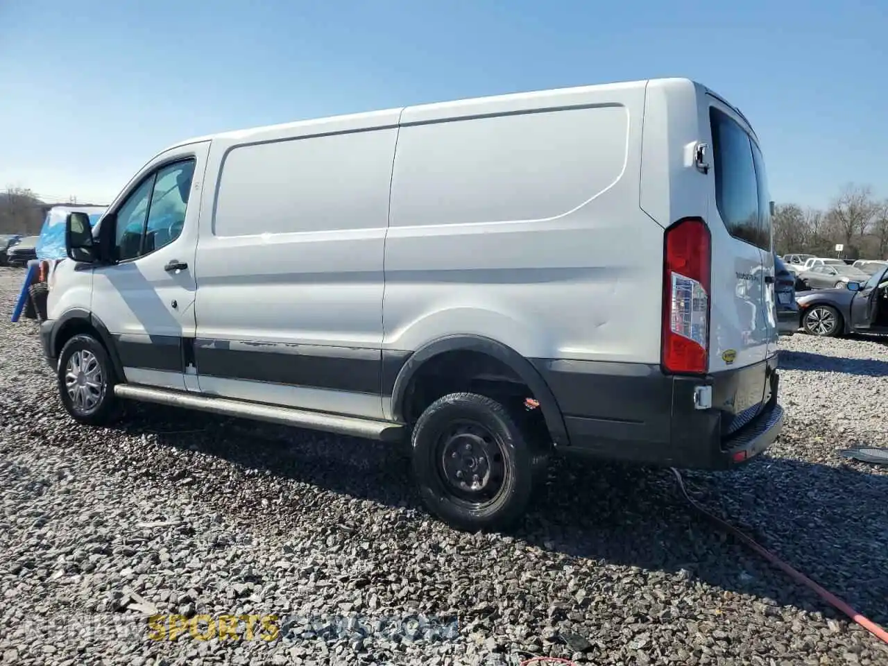 2 fotografías del automóvil dañado 1FTYR1ZM2KKA42472 FORD TRANSIT 2019