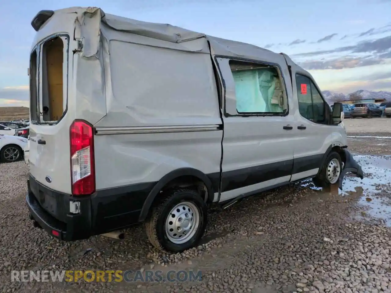 3 Фотография поврежденного автомобиля 1FTBR2DG3PKA80135 FORD TRANSIT 2023