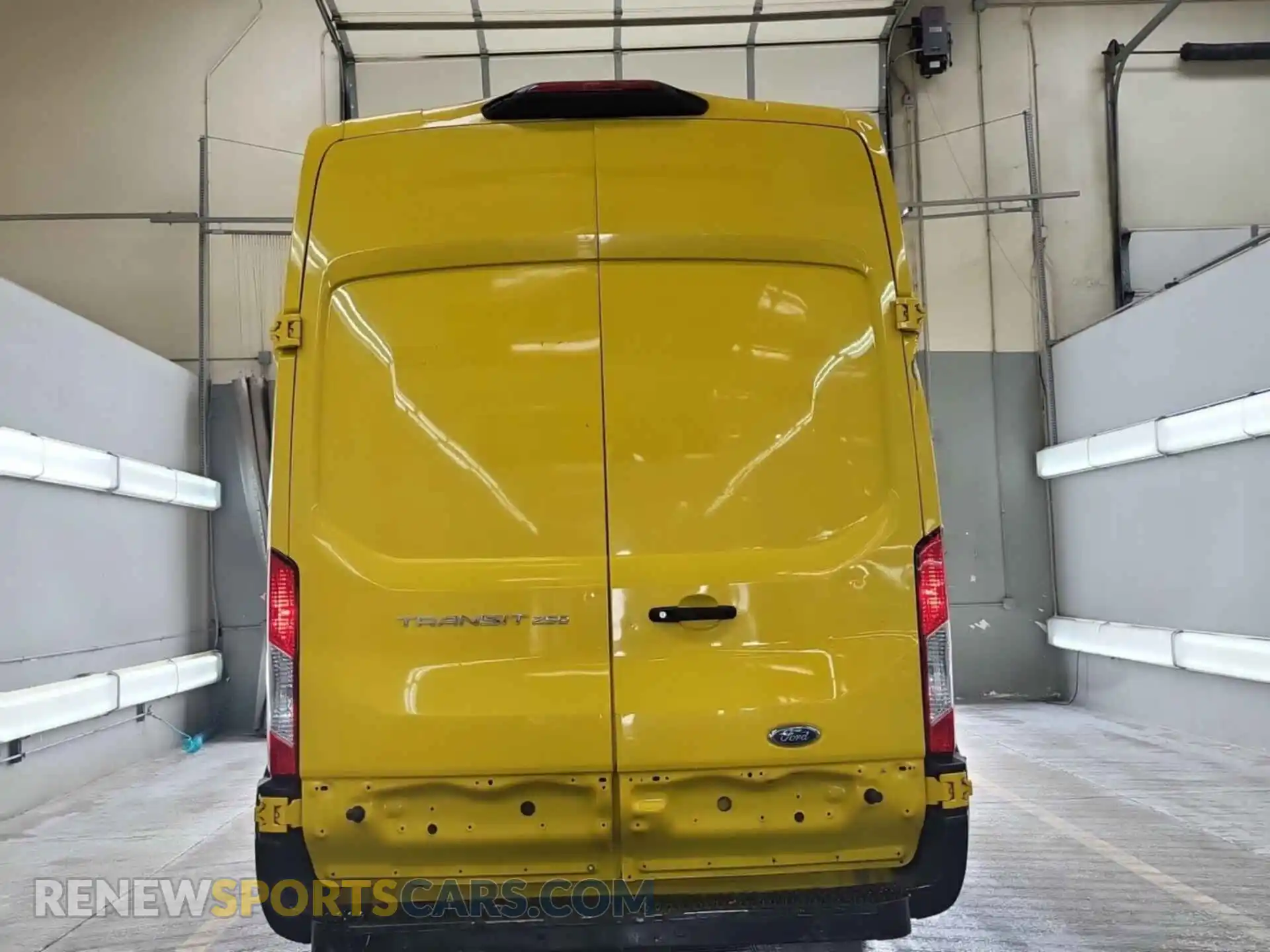 1 Photograph of a damaged car 1FTYR3XM2KKA24889 FORD TRANSIT-250 2019