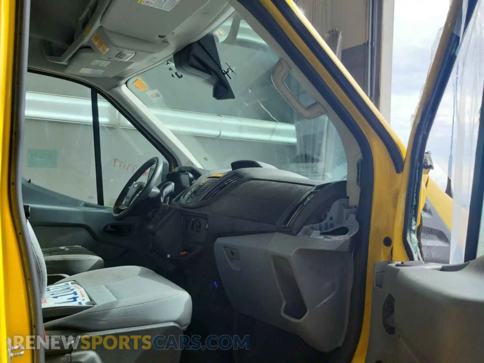 3 Photograph of a damaged car 1FTYR3XM2KKA24889 FORD TRANSIT-250 2019