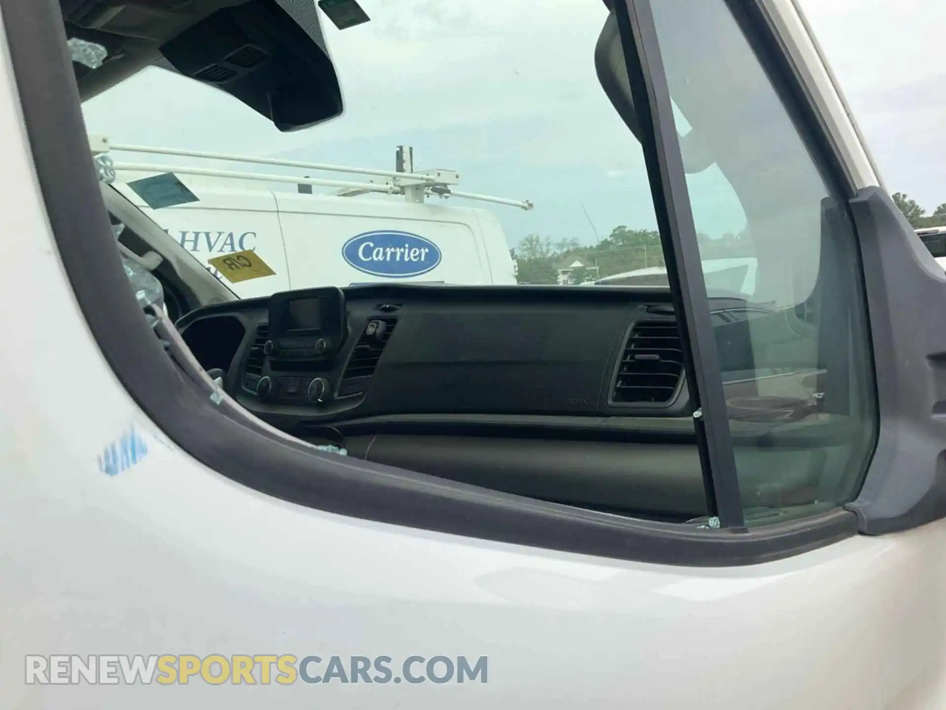 3 Photograph of a damaged car 1FTBR1Y85LKB76565 FORD TRANSIT-250 2020