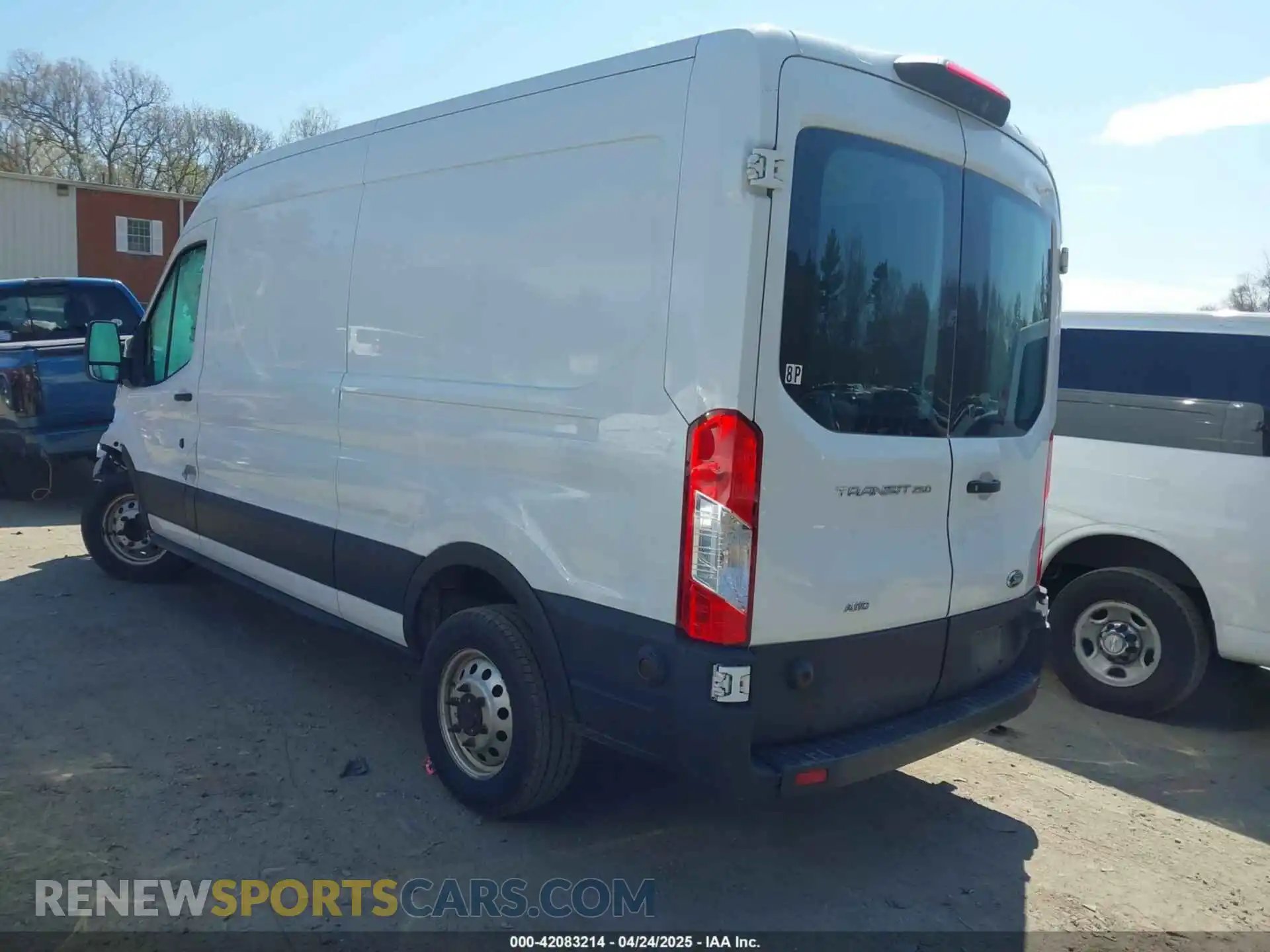 3 fotografías del automóvil dañado 1FTBR2C86LKA40376 FORD TRANSIT-250 2020