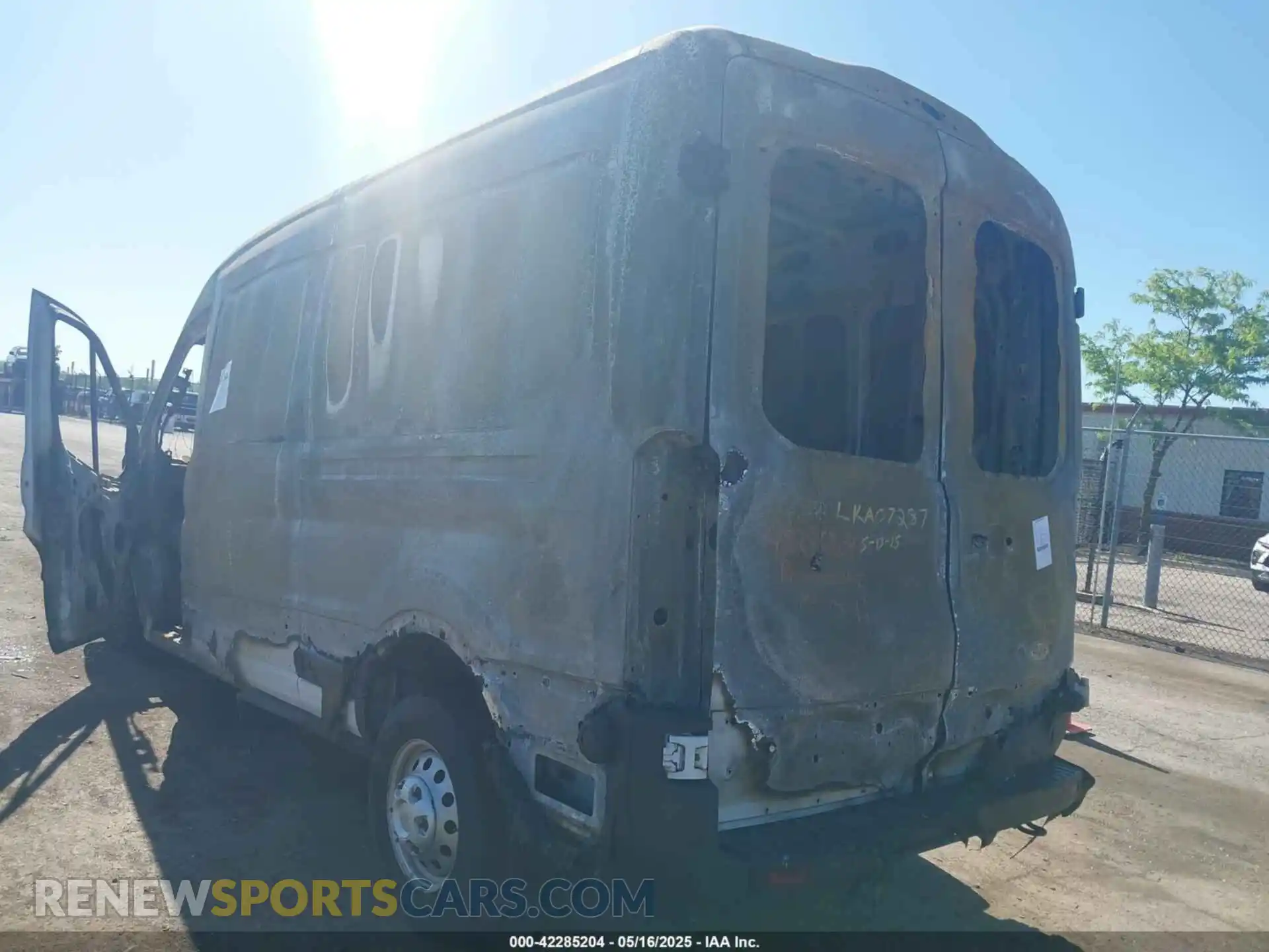 3 Фотография поврежденного автомобиля 1FTBR2C87LKA07287 FORD TRANSIT-250 2020