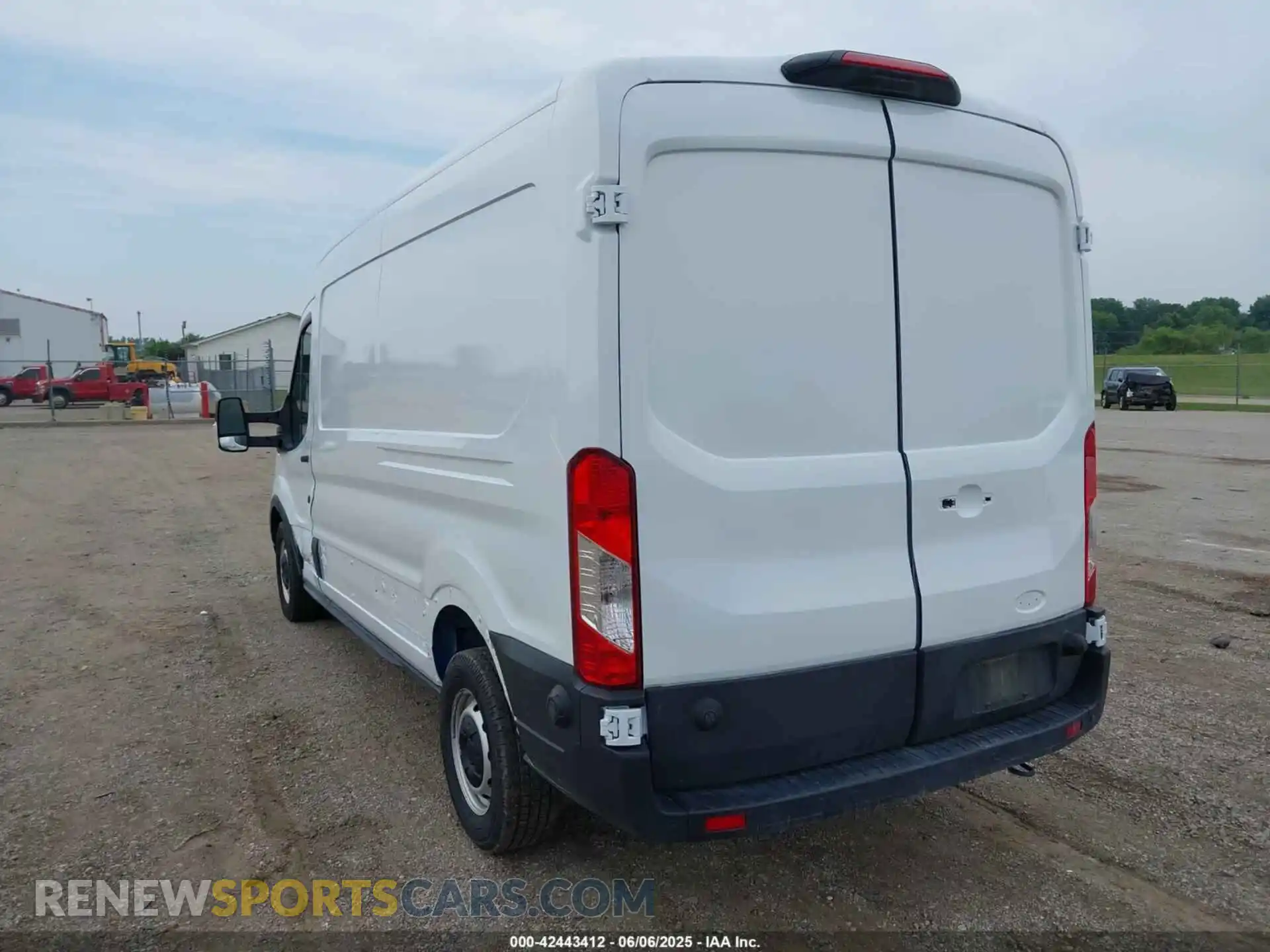 3 Фотография поврежденного автомобиля 1FTBR1C83PKA10638 FORD TRANSIT-250 2023