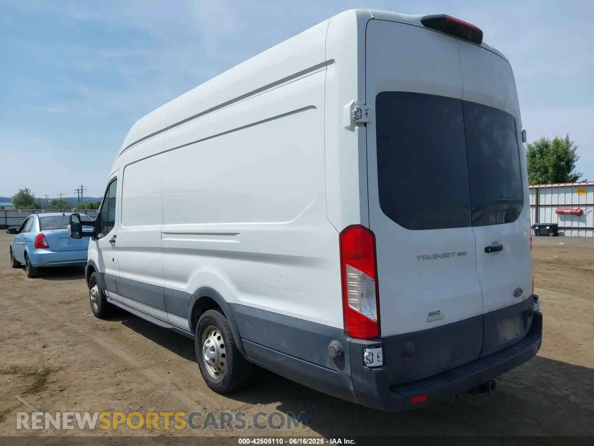 3 Фотография поврежденного автомобиля 1FTBW3UGXLKA14030 FORD TRANSIT-350 CARGO VAN 2020