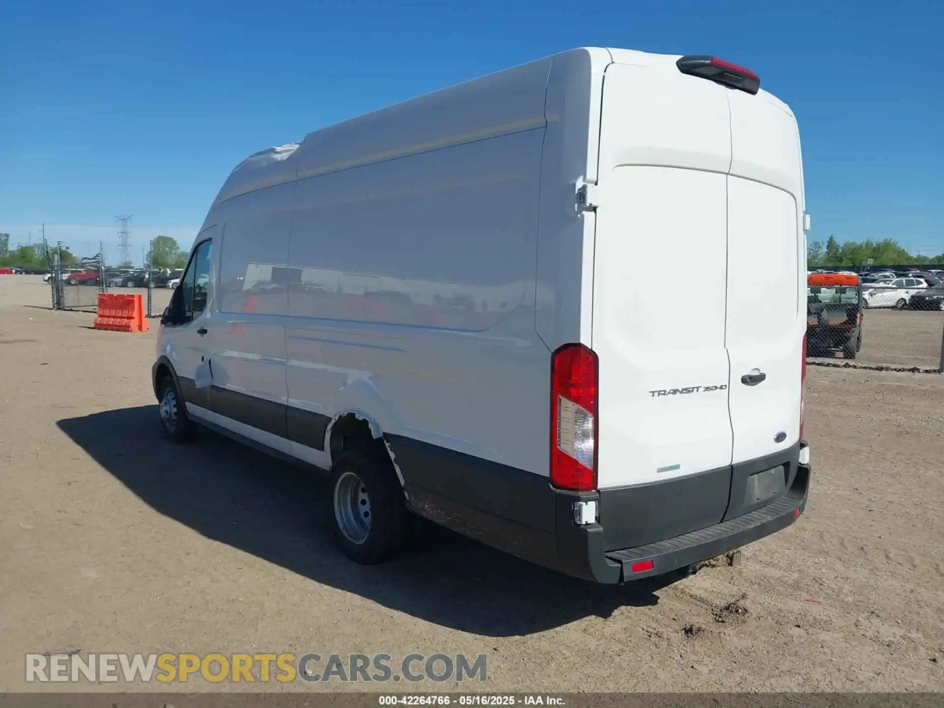 3 Photograph of a damaged car 1FTBF4XG6MKA37193 FORD TRANSIT-350 CARGO VAN 2021