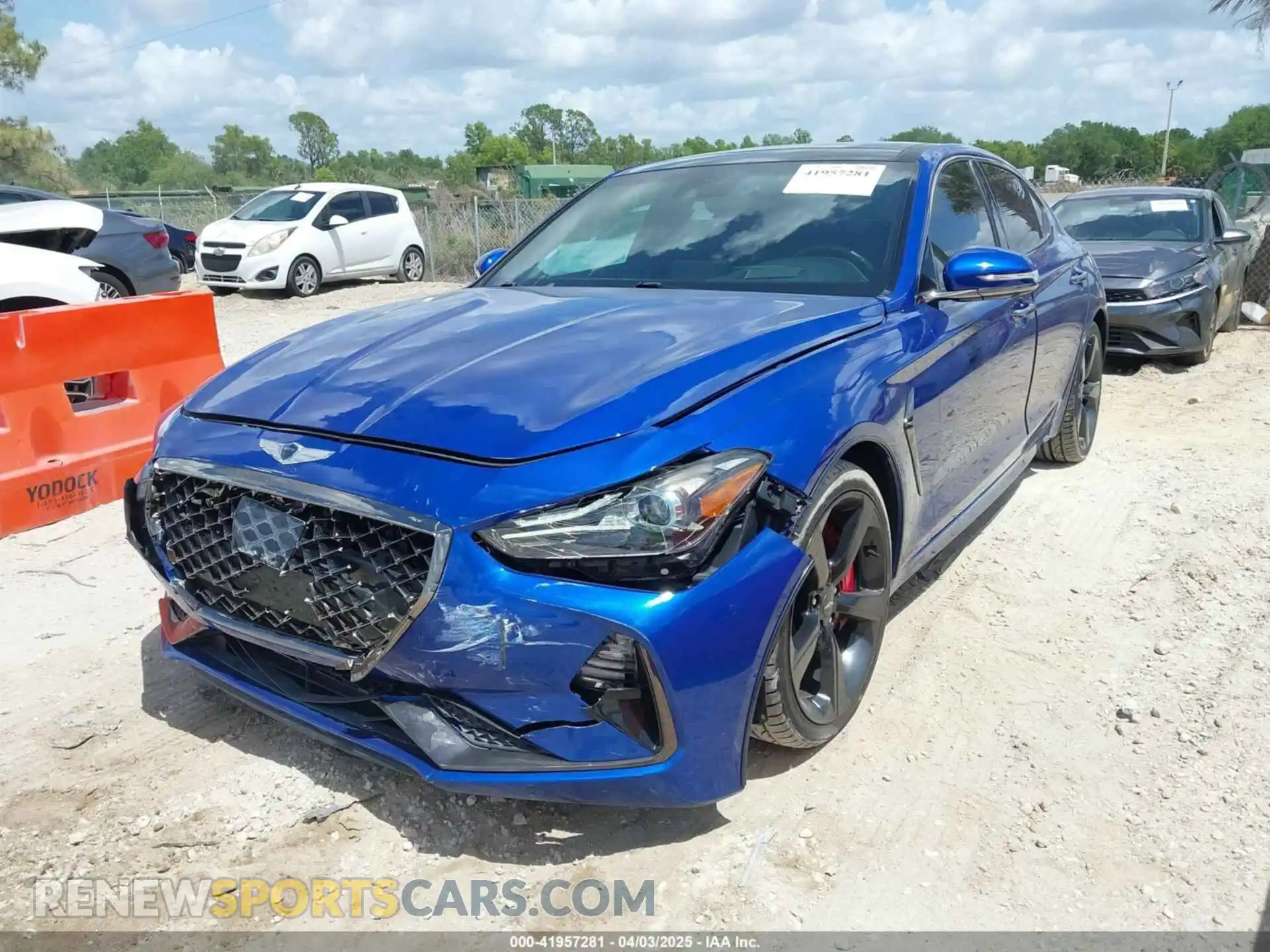2 fotografías del automóvil dañado KMTG34LE0MU073034 GENESIS G70 2021