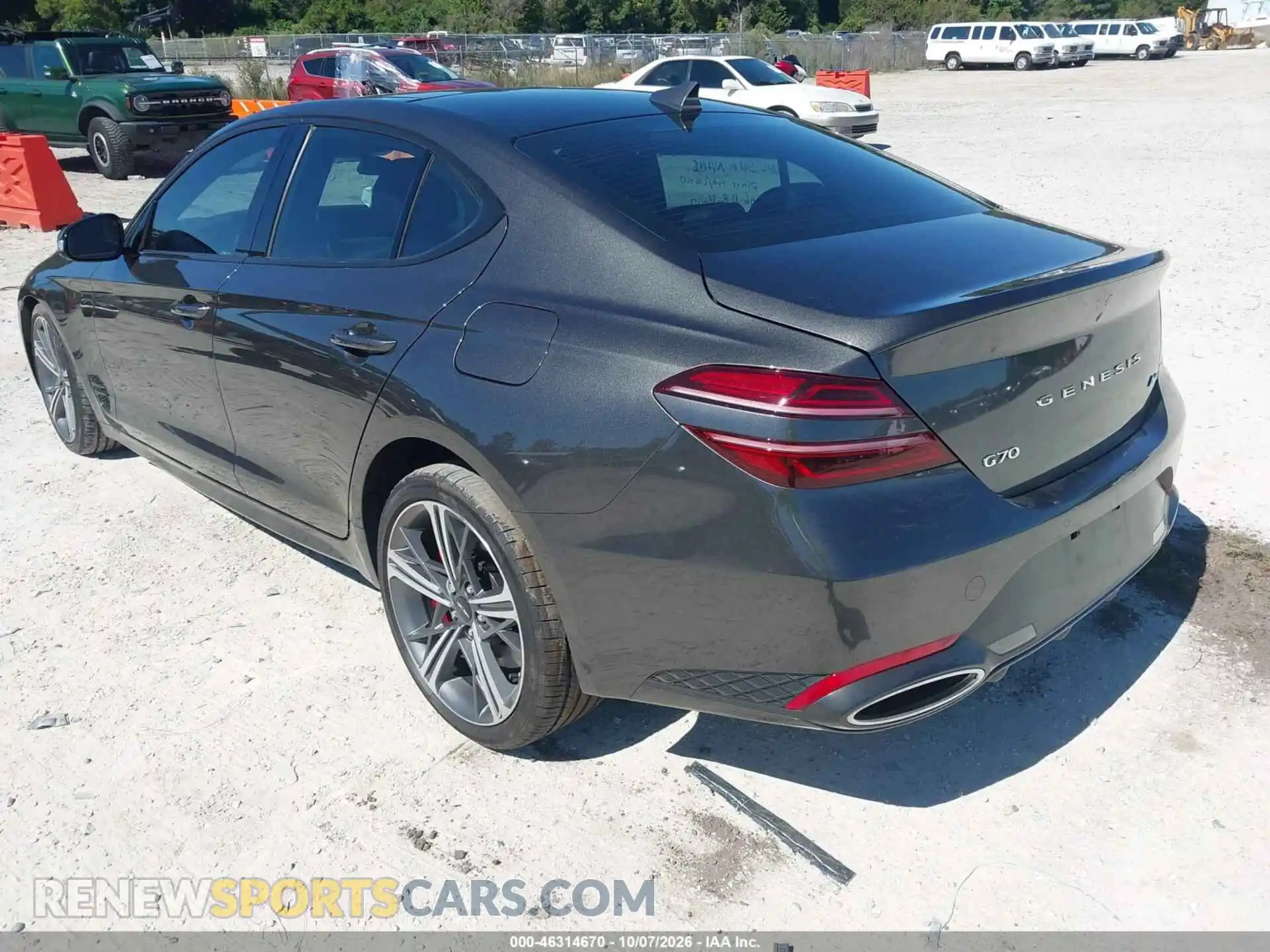 3 fotografías del automóvil dañado KMTG34SC2SU147311 GENESIS G70 2025