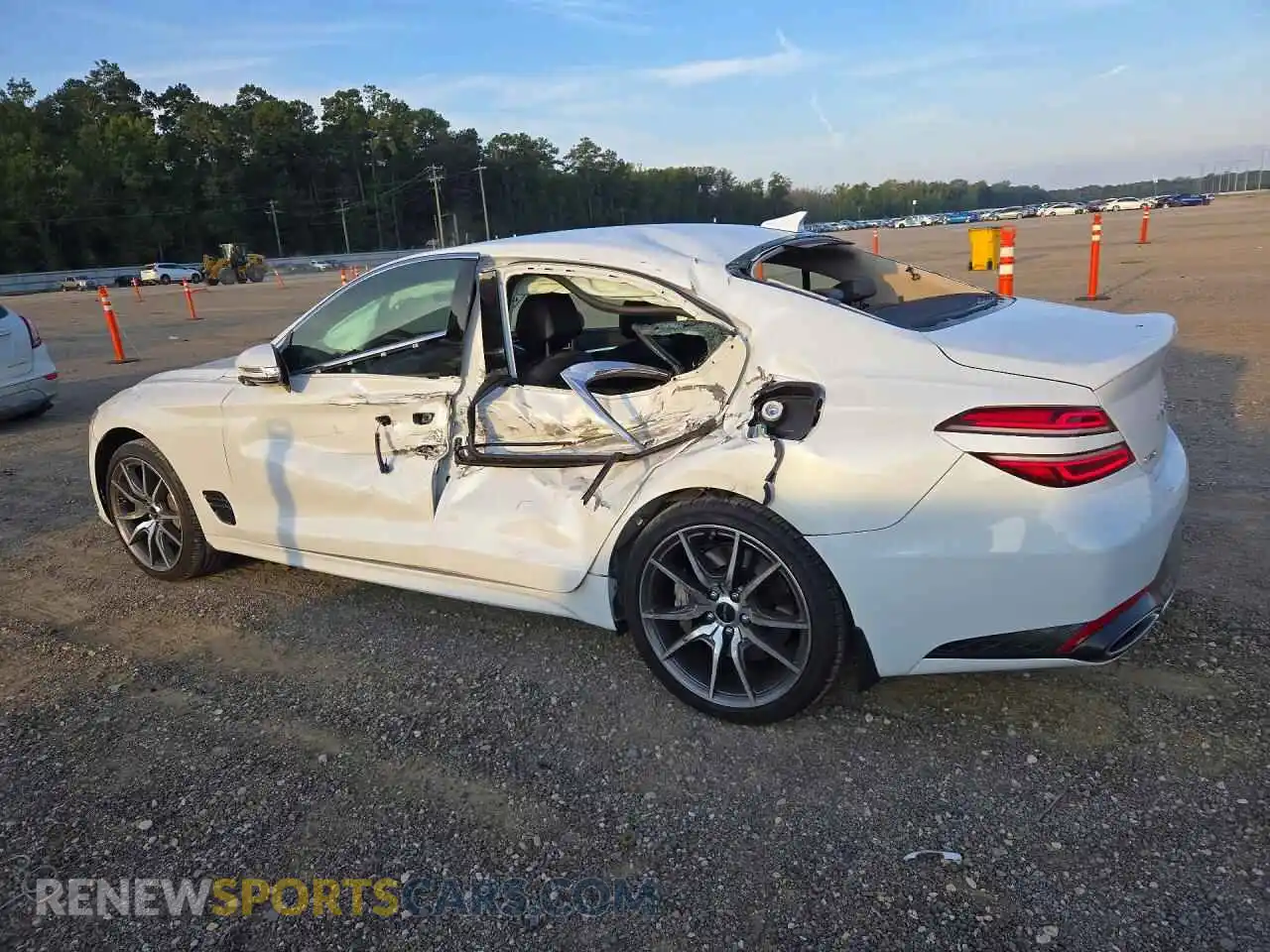 2 Photograph of a damaged car KMTG14SC4TU160620 GENESIS G70 2026