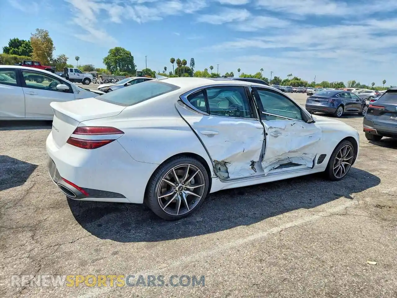3 fotografías del automóvil dañado KMTG24SC4TU163689 GENESIS G70 2026
