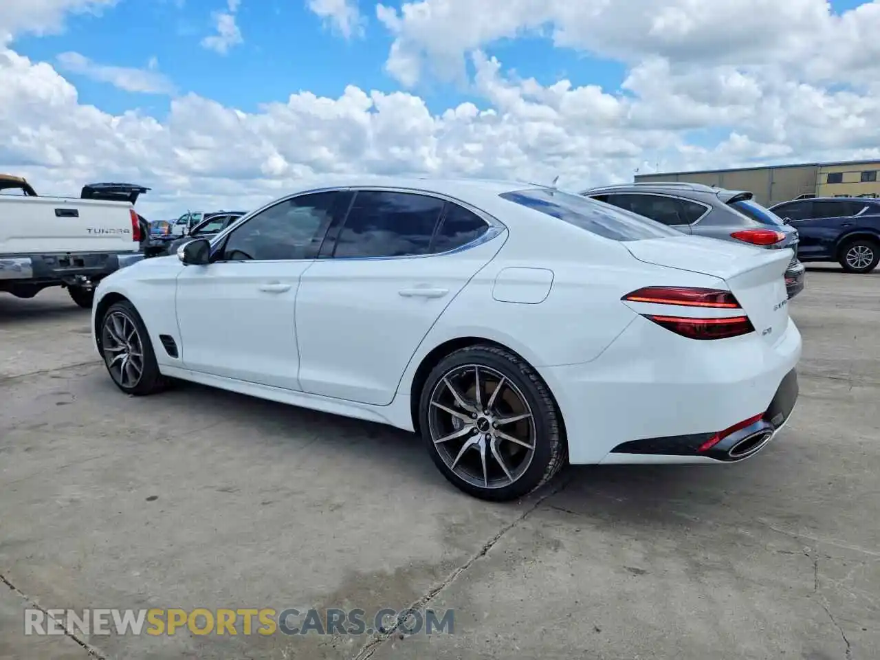 2 Фотография поврежденного автомобиля KMTG24SC8TU174176 GENESIS G70 2026