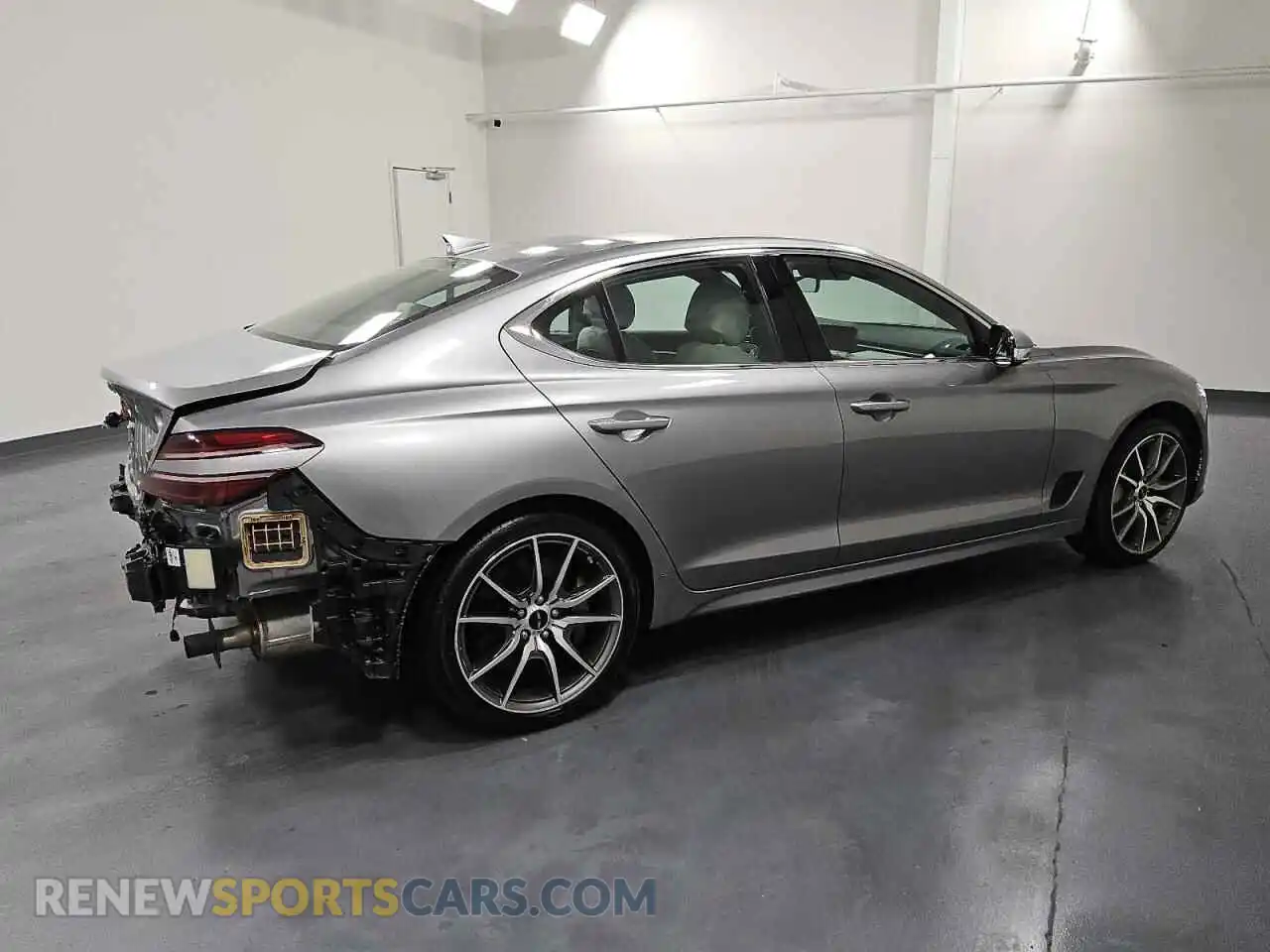 3 Фотография поврежденного автомобиля KMTG34SC2SU149530 GENESIS G70 BASE 2025