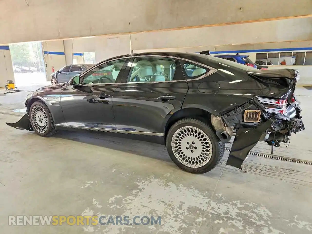 2 Photograph of a damaged car KMTGB4SC6NU093454 GENESIS G80 2022