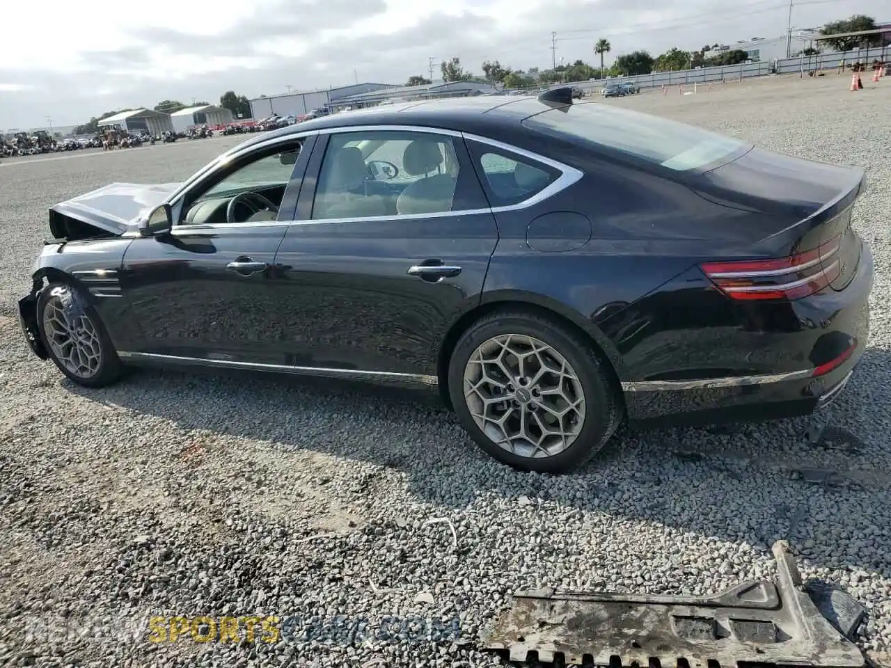 2 fotografías del automóvil dañado KMTGB4SC5PU180040 GENESIS G80 2023