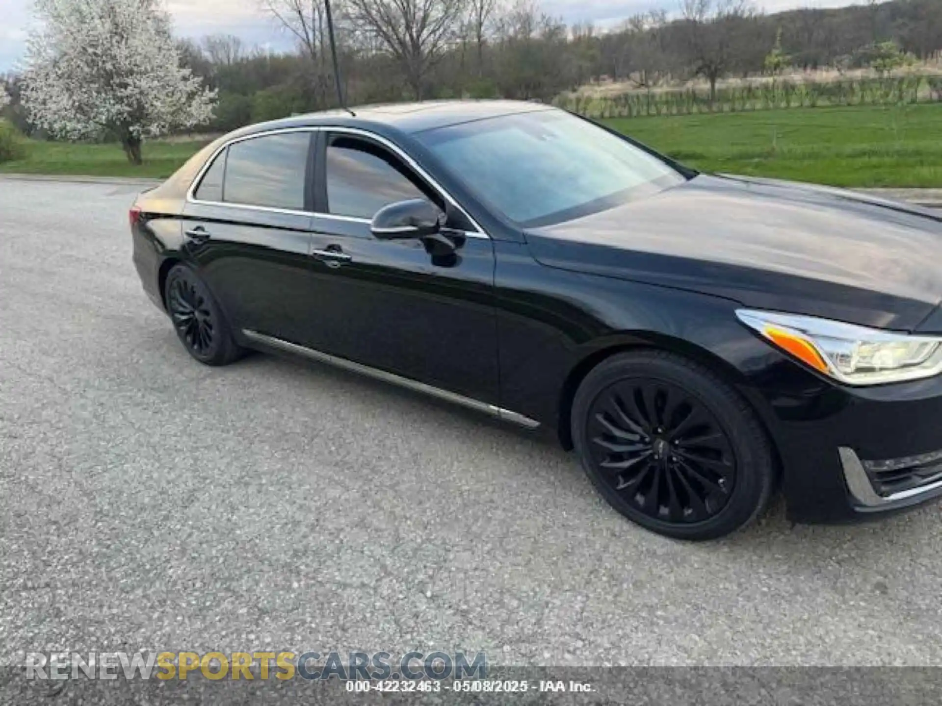 2 fotografías del automóvil dañado KMHG54JH9KU053279 GENESIS G90 2019
