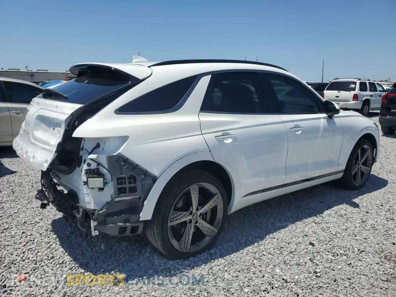3 fotografías del automóvil dañado 5NMMCDTCXSH020362 GENESIS GV70 BASE 2025