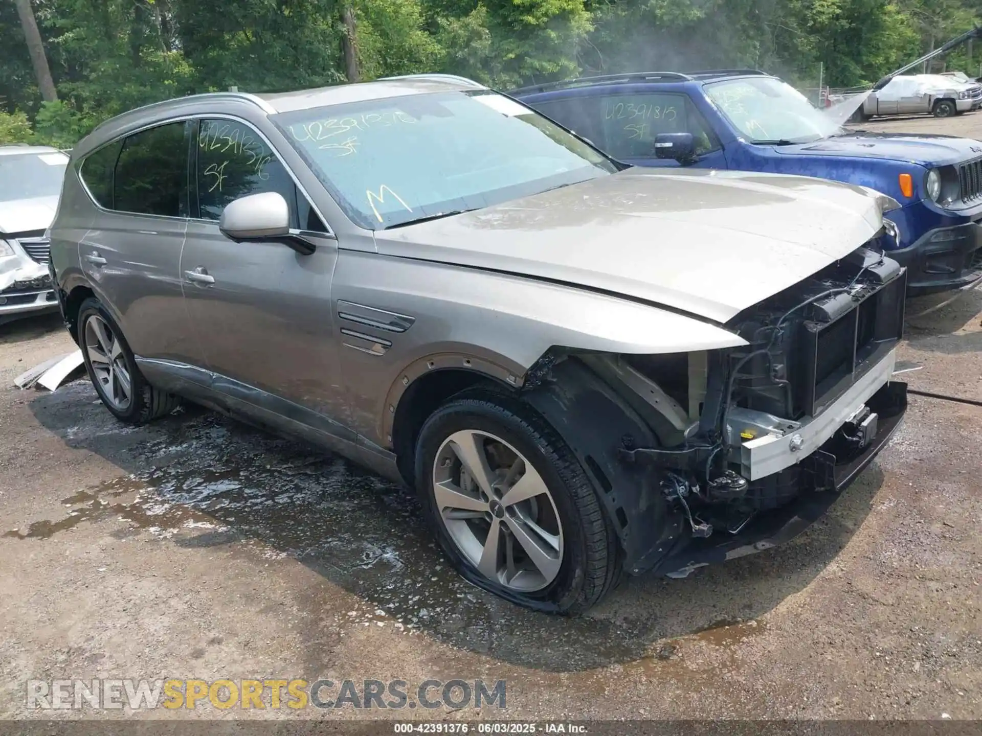 1 Photograph of a damaged car KMUHCESC4MU037045 GENESIS GV80 2021