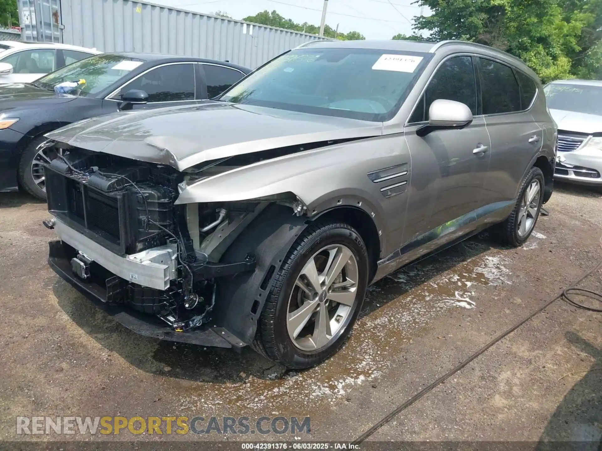 2 Photograph of a damaged car KMUHCESC4MU037045 GENESIS GV80 2021