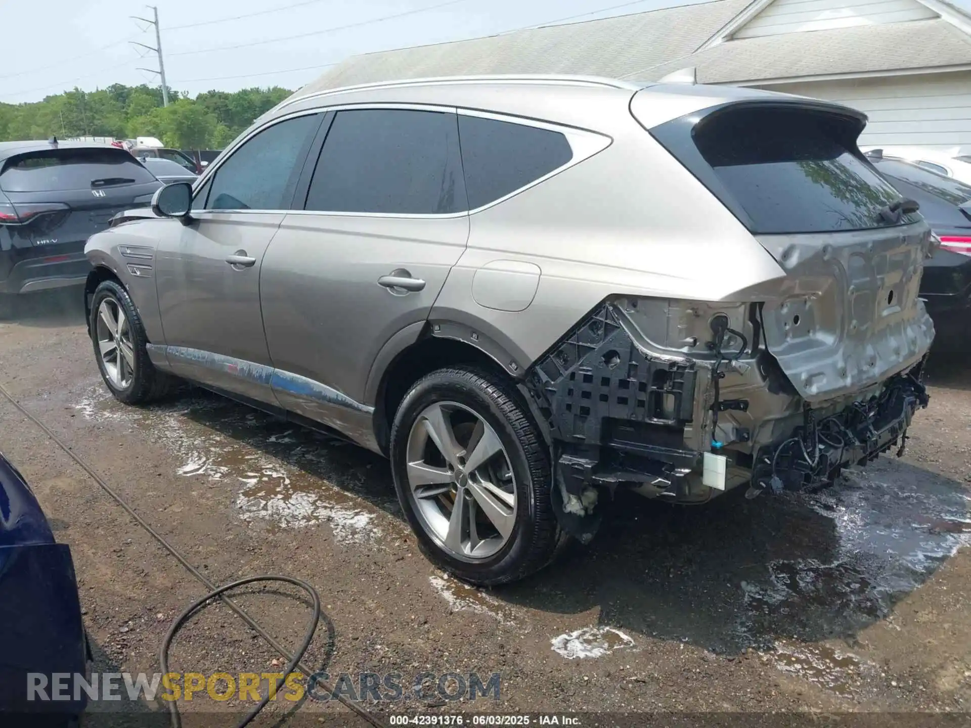 3 Photograph of a damaged car KMUHCESC4MU037045 GENESIS GV80 2021