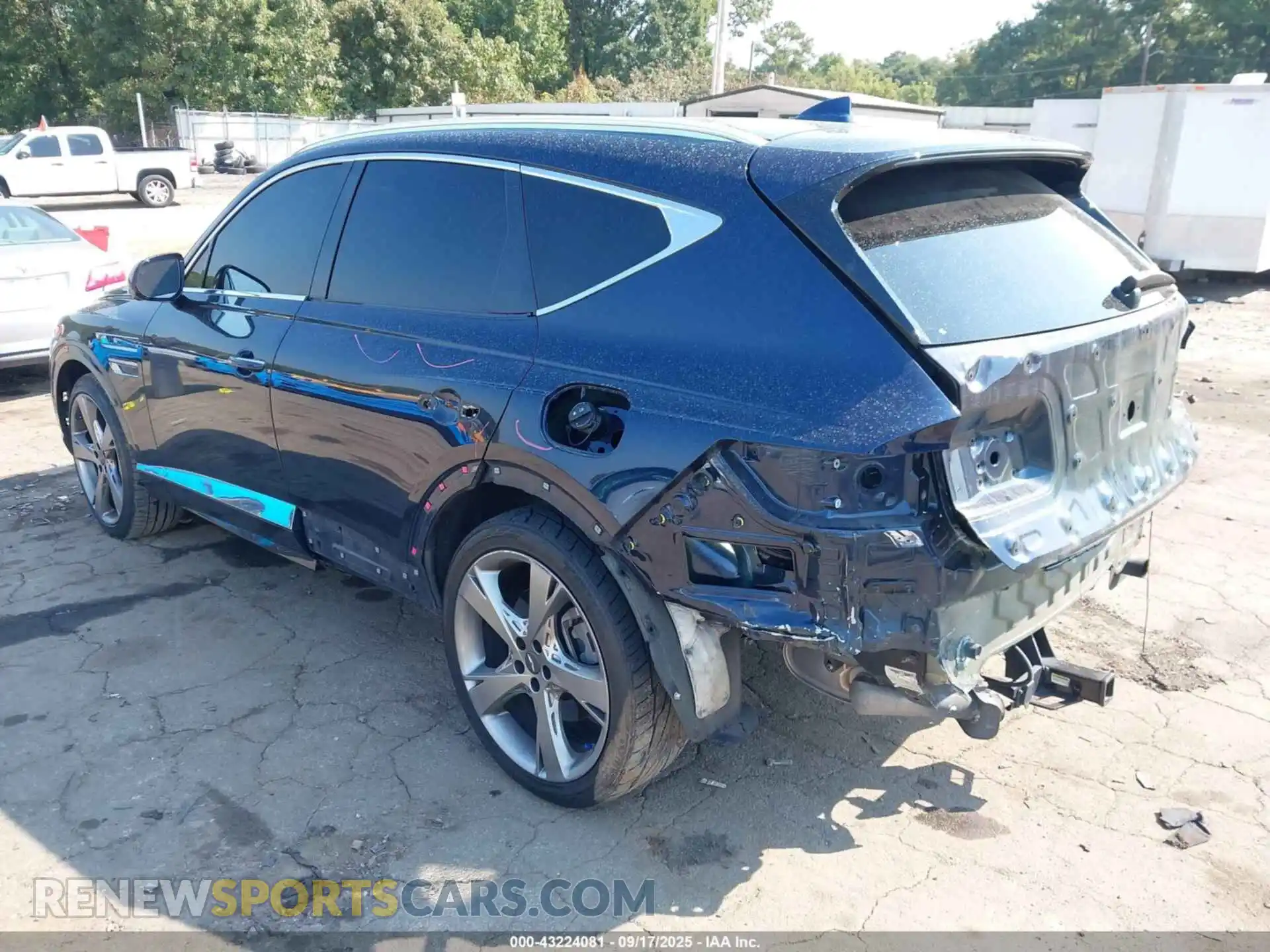 3 Photograph of a damaged car KMUHCESC6MU047091 GENESIS GV80 2021