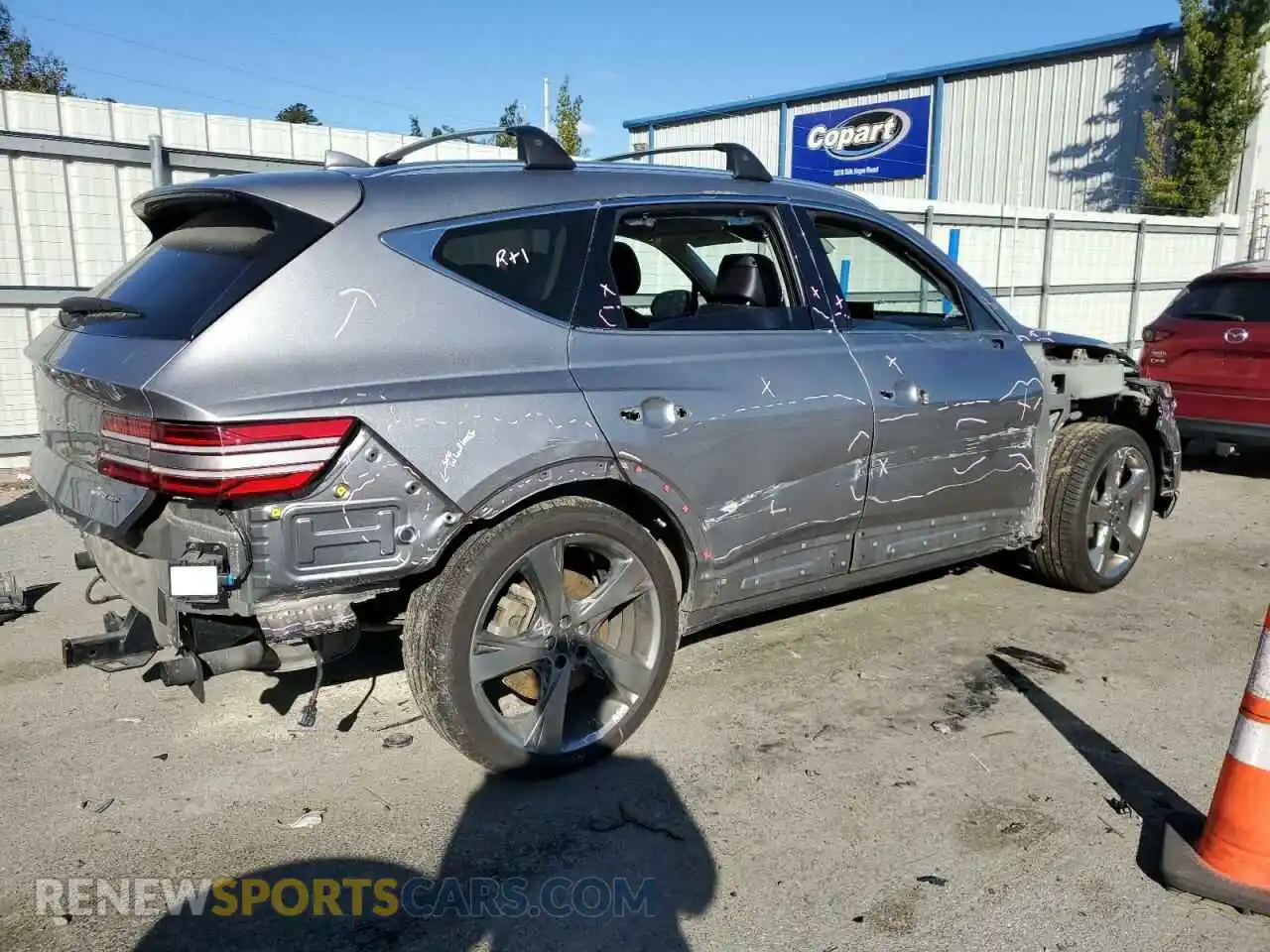 3 Photograph of a damaged car KMUHCESCXNU083352 GENESIS GV80 2022