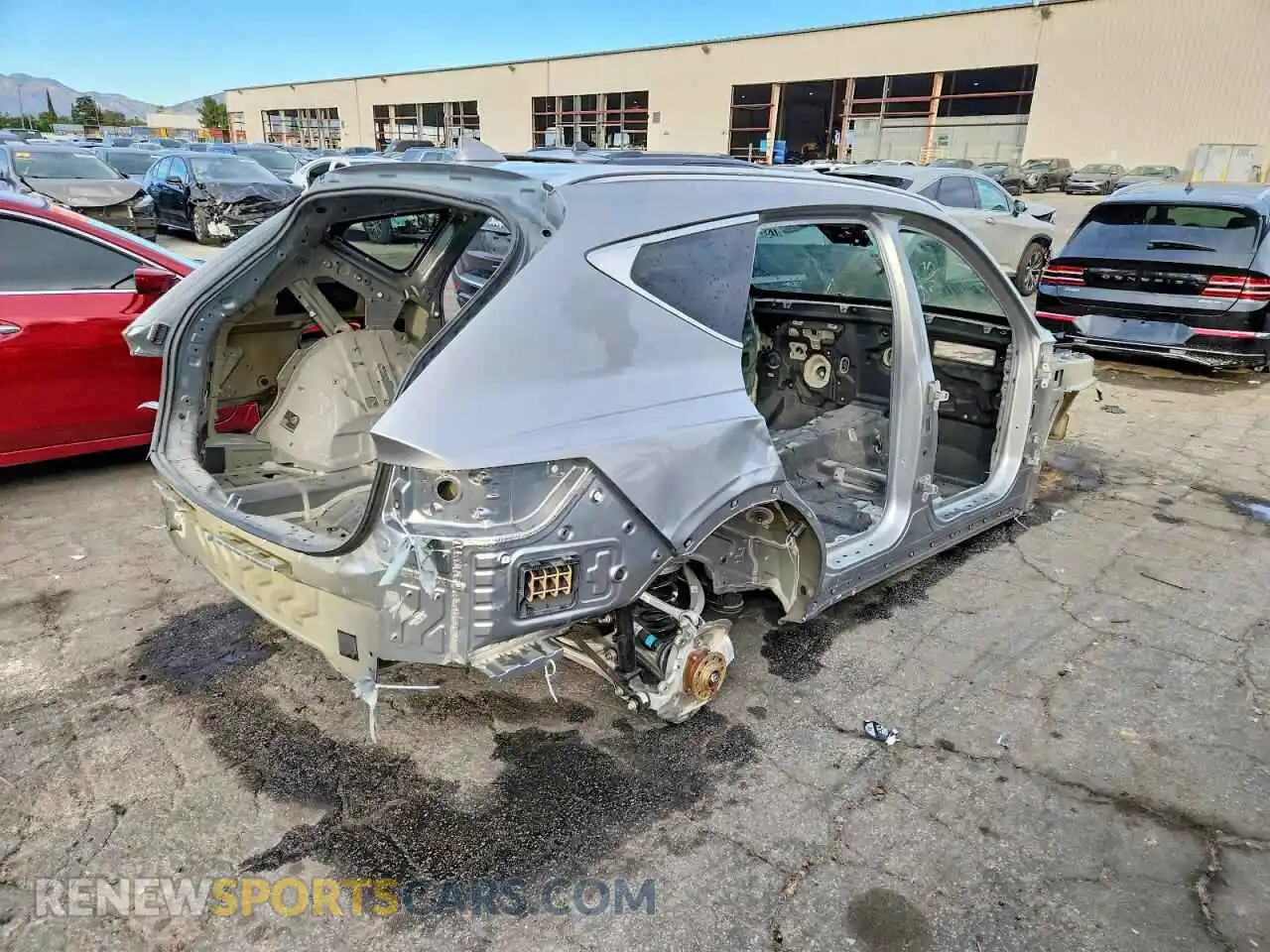 3 fotografías del automóvil dañado KMUHEESC1SU264118 GENESIS GV80 2025