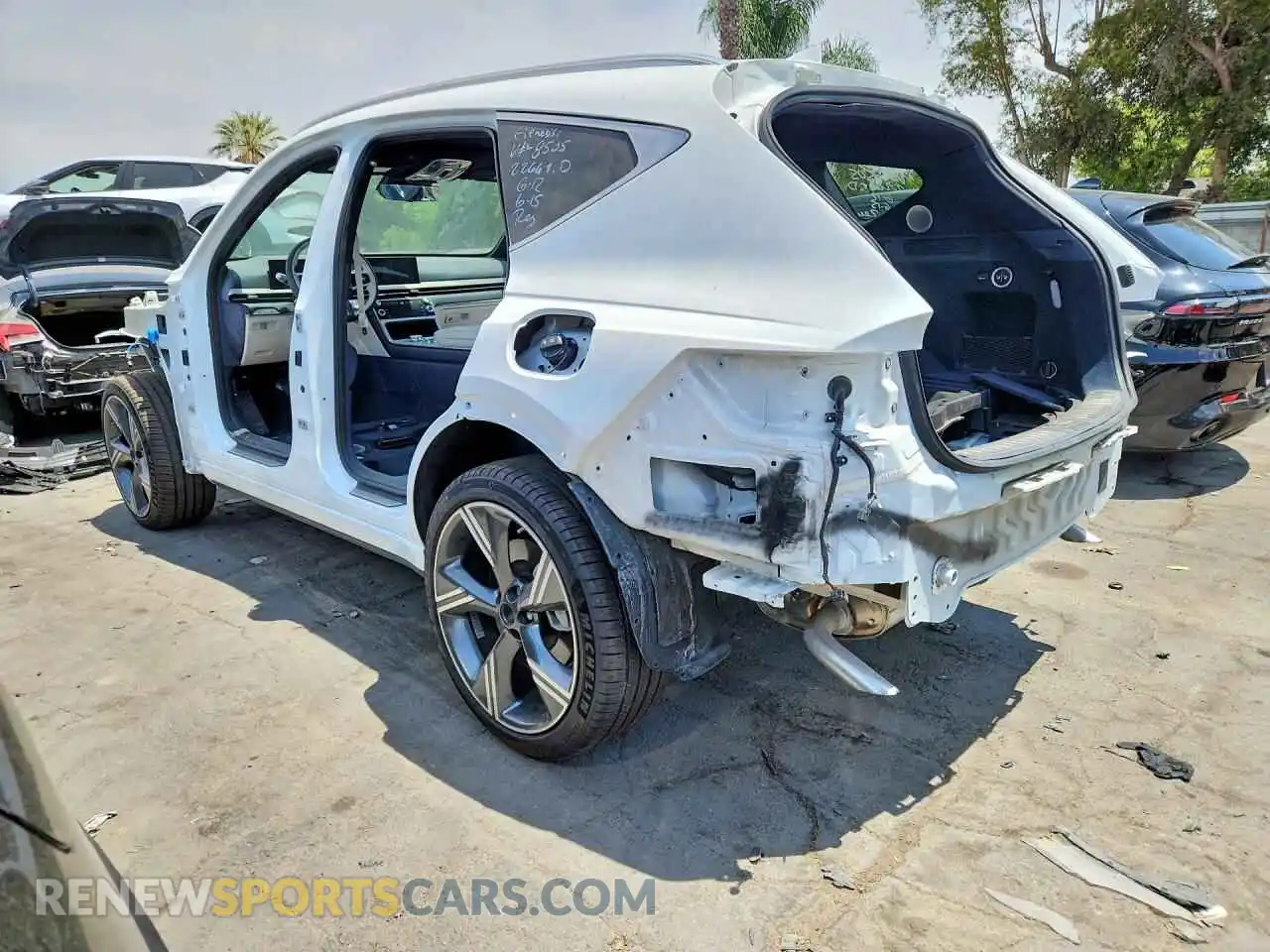 2 Photograph of a damaged car KMUHEESC1SU278505 GENESIS GV80 2025