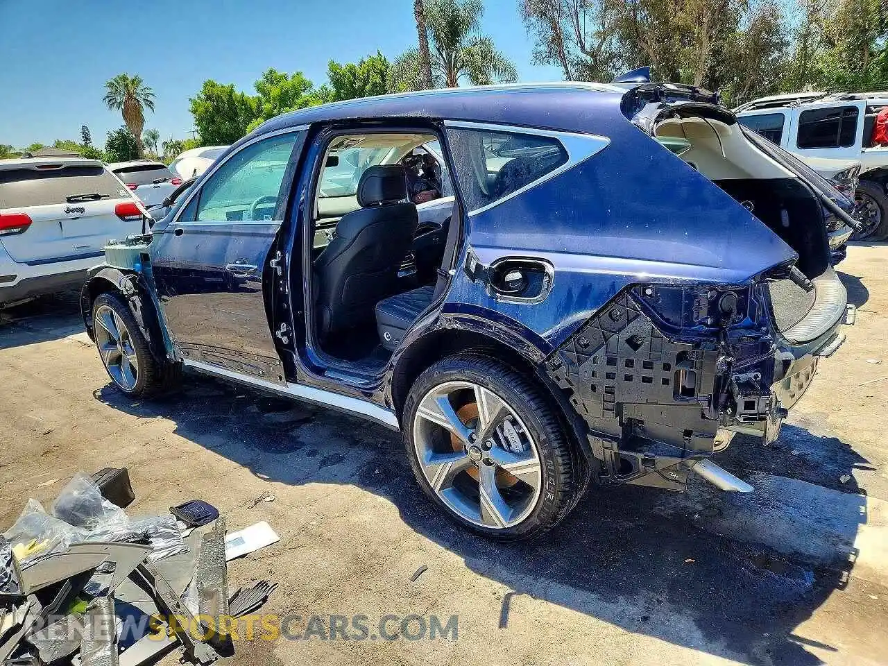 2 Photograph of a damaged car KMUHEESC3SU256439 GENESIS GV80 2025