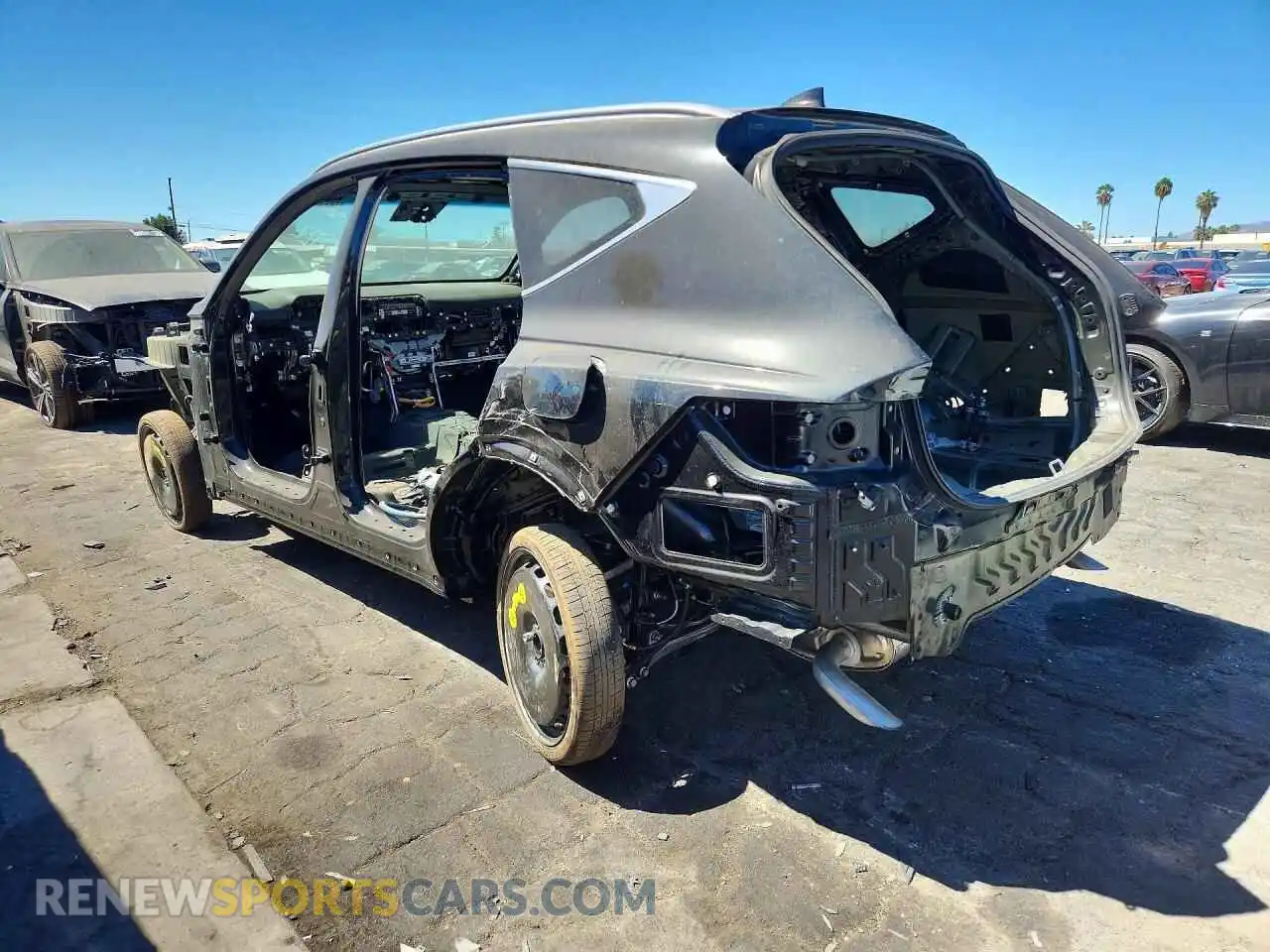2 Photograph of a damaged car KMUHEESC8TU335722 GENESIS GV80 2026