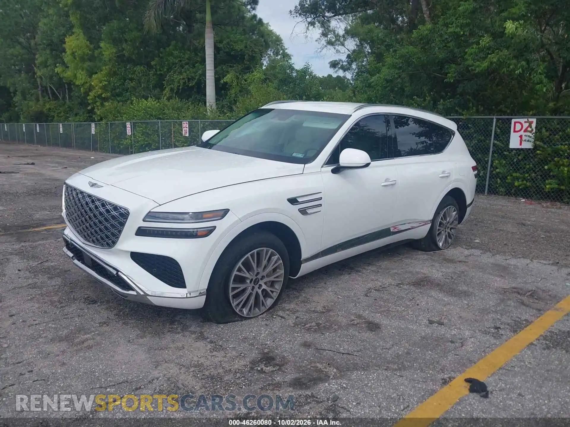 2 fotografías del automóvil dañado KMUHFESB8TU323977 GENESIS GV80 2026
